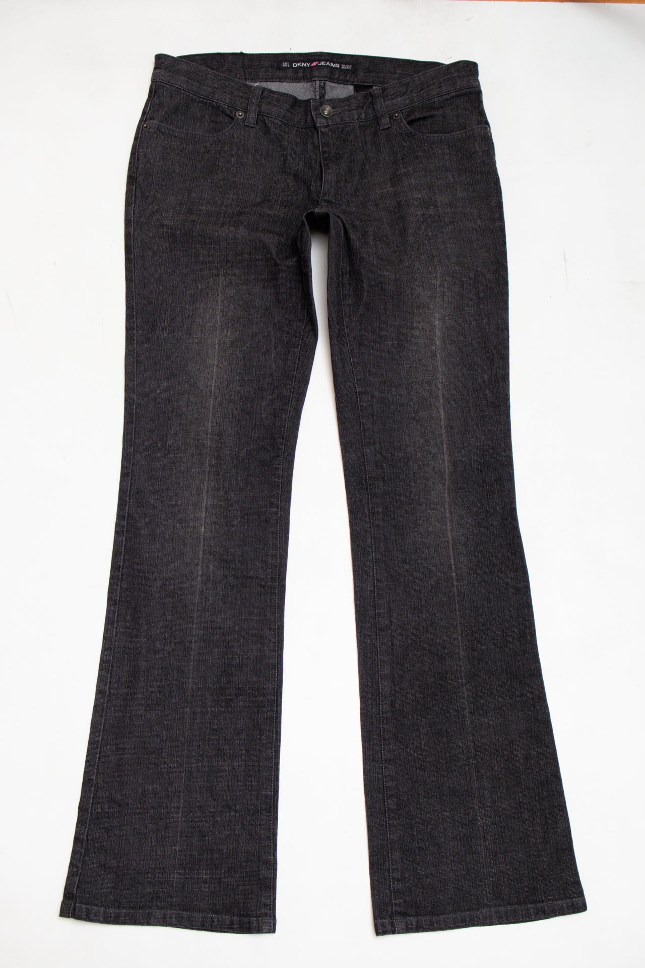 #180 DKNY grey wash jeans | c. 162 | size 8