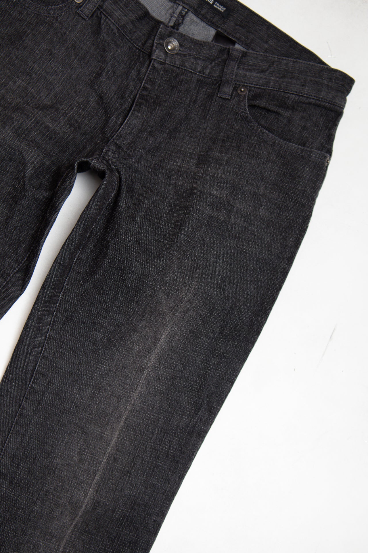 #180 DKNY grey wash jeans | c. 162 | size 8