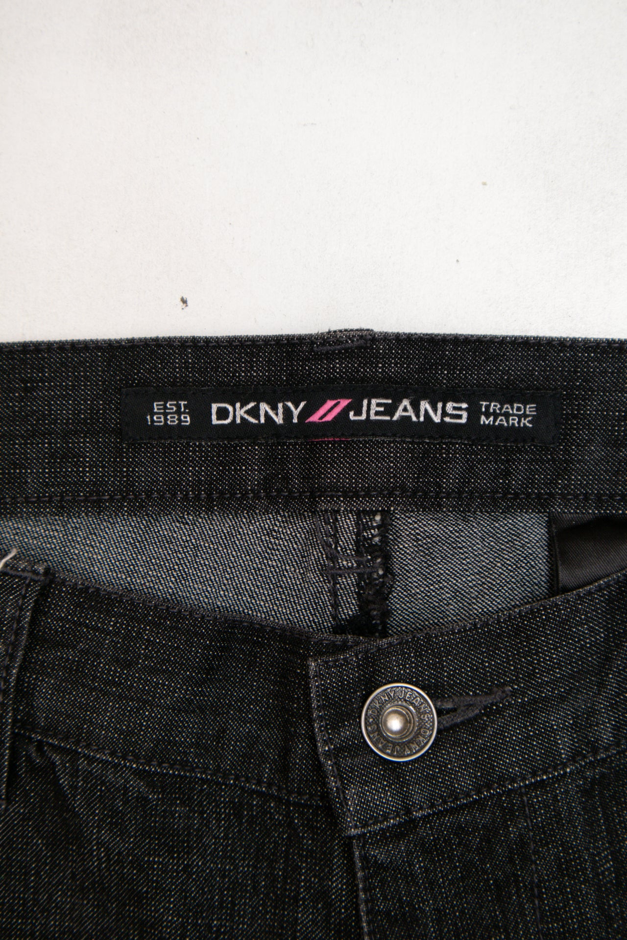 #180 DKNY grey wash jeans | c. 162 | size 8