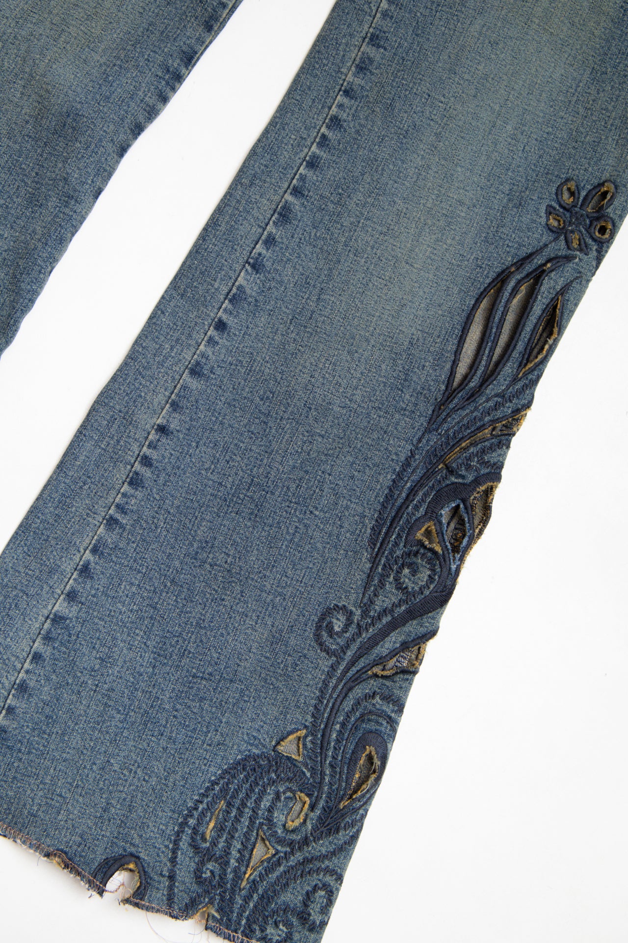 #182 Carales floral cut bootleg jeans | c. 162 | size 6/8