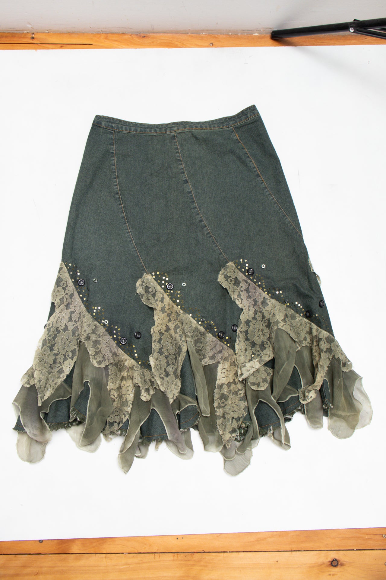 #210 denim lace trim sequinned midi skirt | c. 162 | size 12