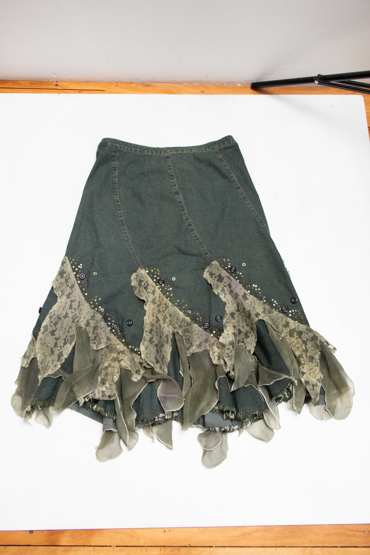#210 denim lace trim sequinned midi skirt | c. 162 | size 12
