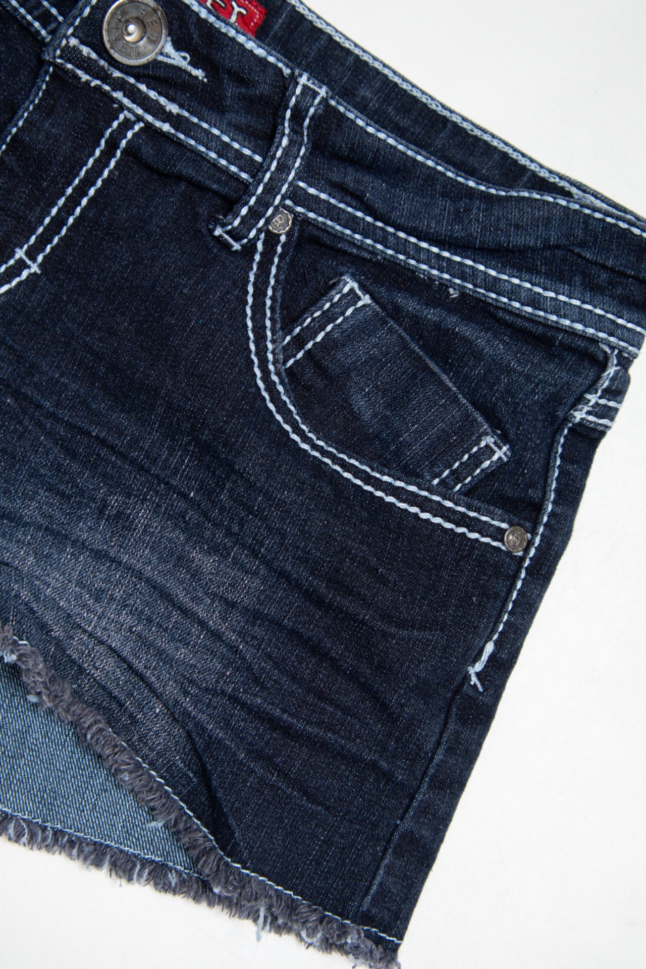 #216 Red Rivet denim mini shorts | c. 162 | size 6