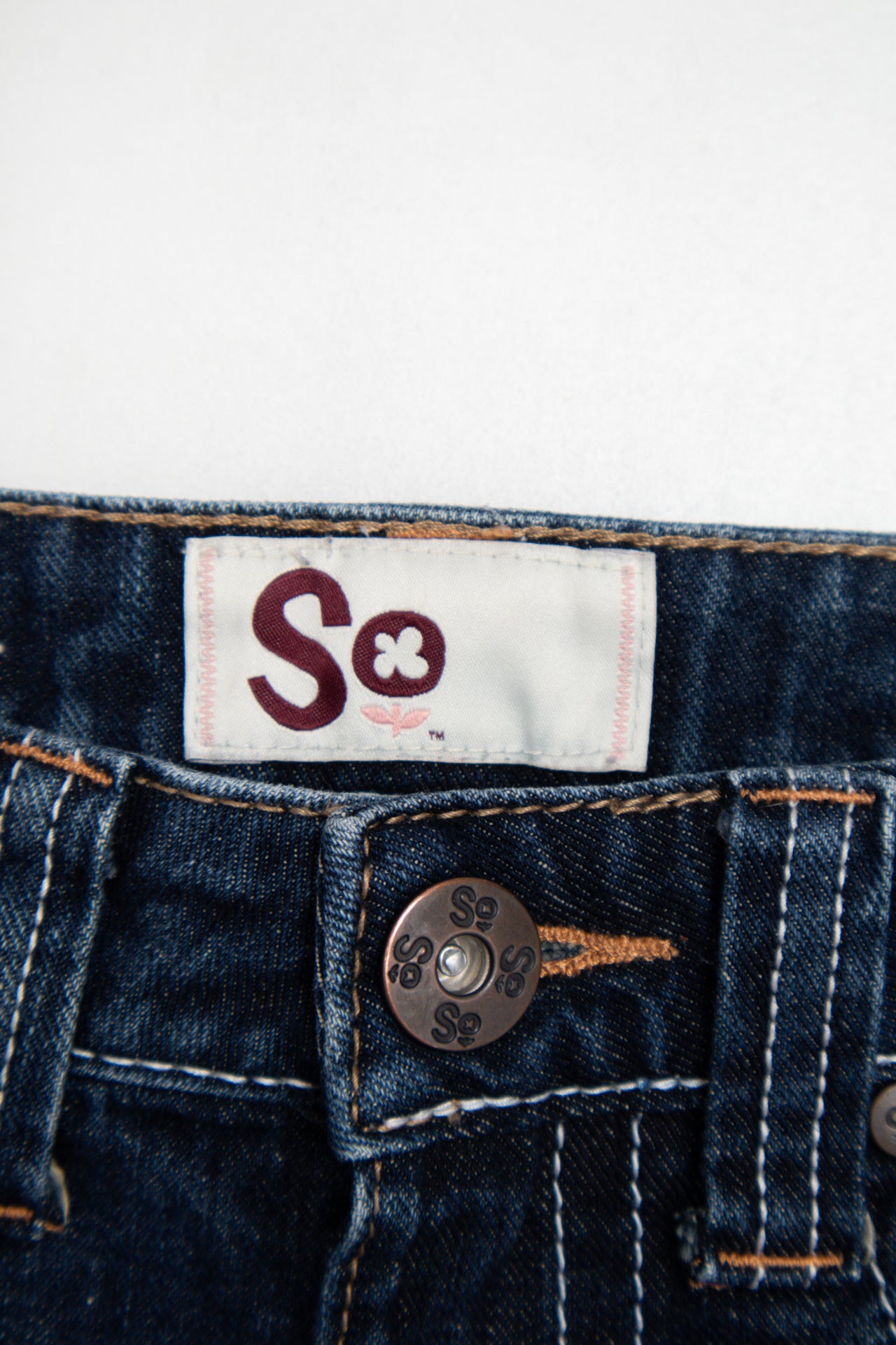 #218 So stitched pocket denim mini shorts | c. 162 | size 6