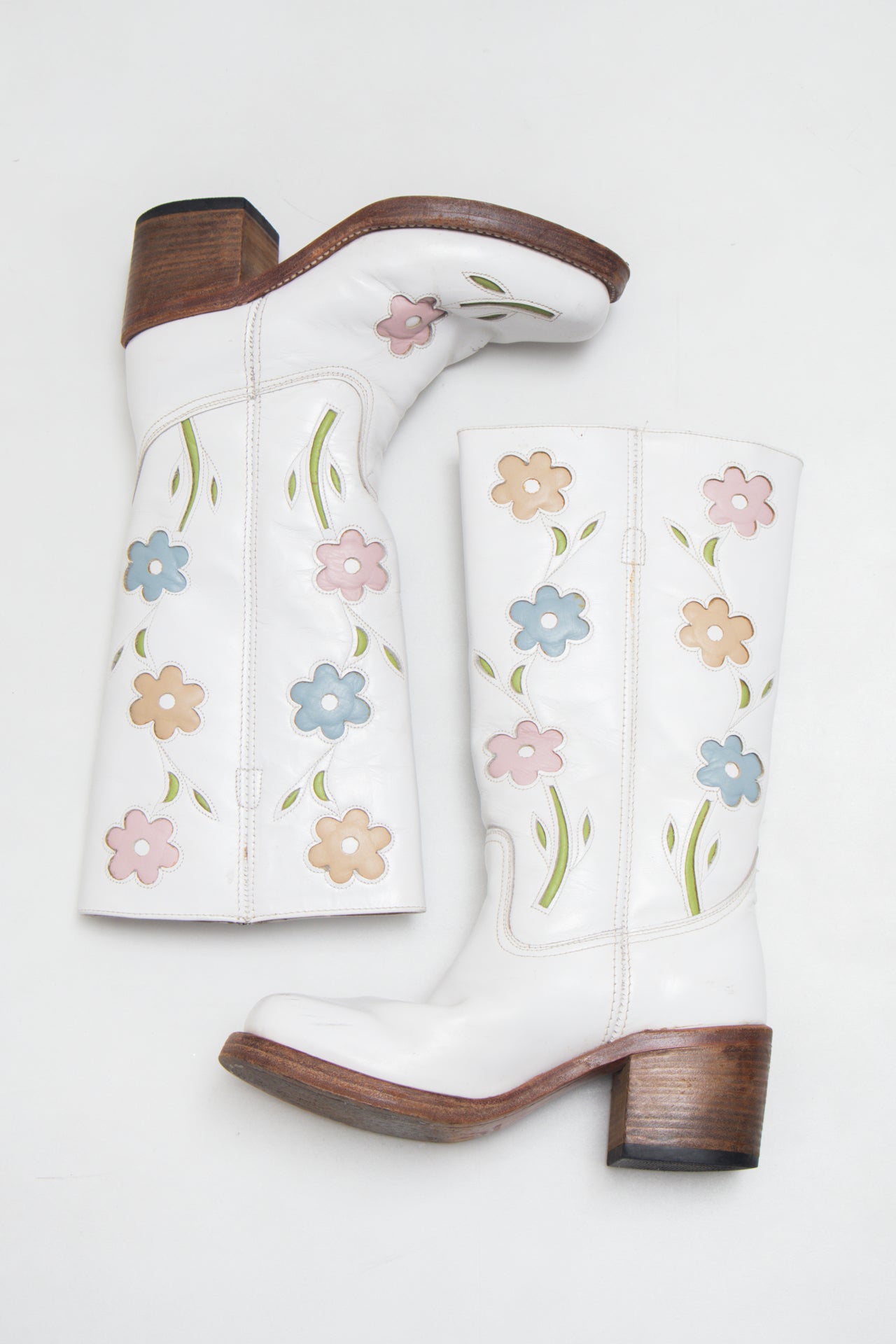 #243 *Rare Sendra white leather floral boots | c. 162 | size 7
