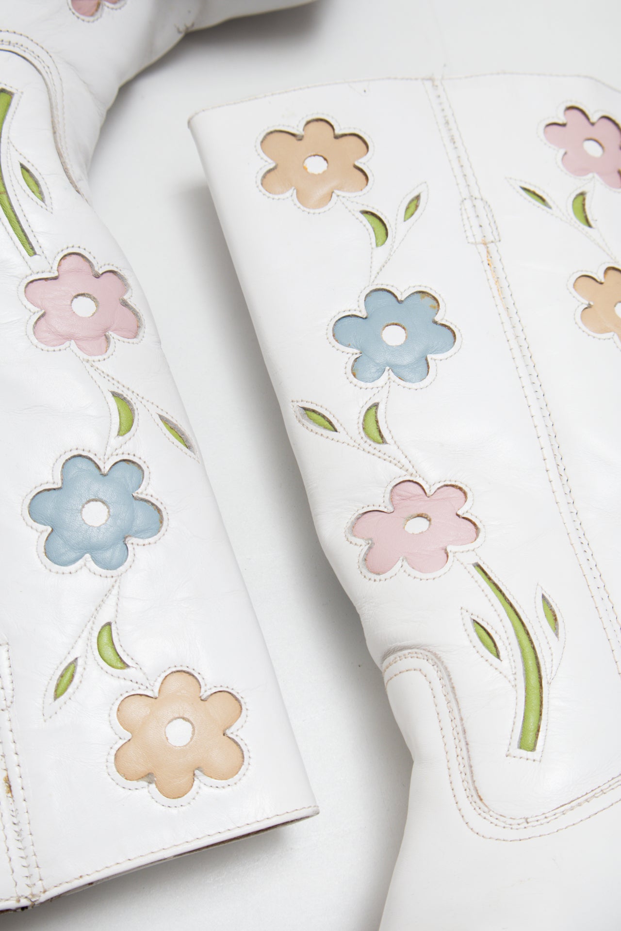 #243 *Rare Sendra white leather floral boots | c. 162 | size 7