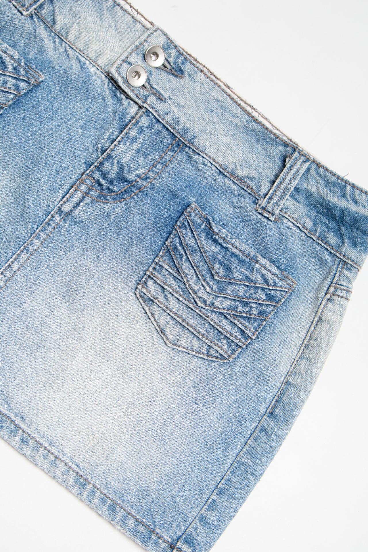 #03 stitched front pockets denim mini skirts | c. 162 | size 8