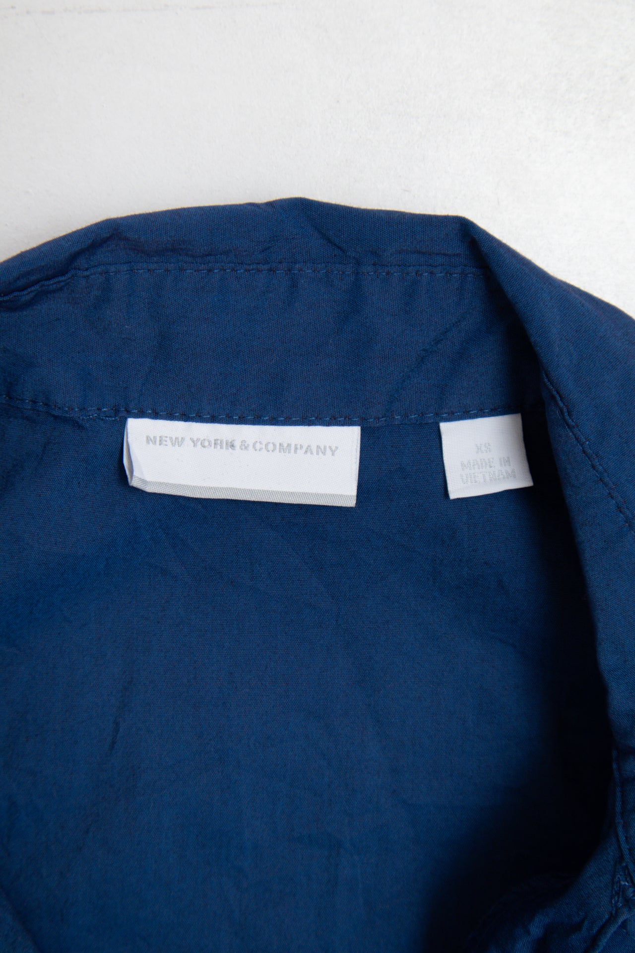 #96 New York & Company royal blue button up | c. 162 | size 6