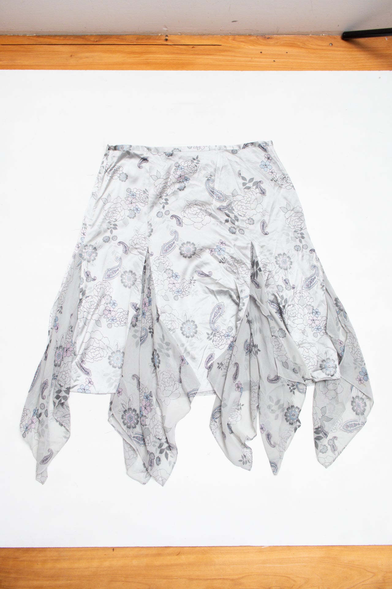 #106 paisley silk blend silver skirt | c. 162 | size 12/14