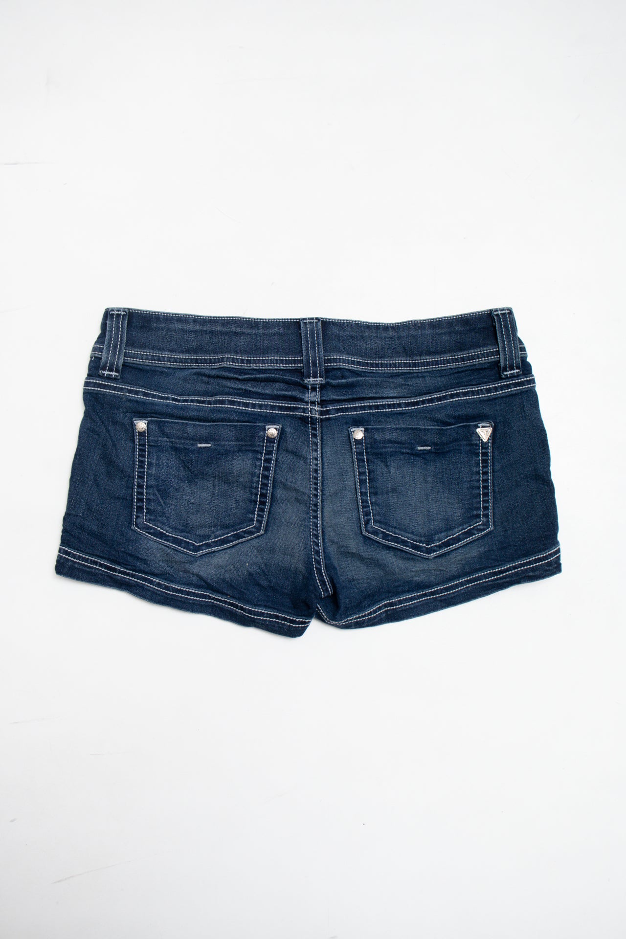 #190 Guess dark wash denim mini shorts | c. 162 | size 6
