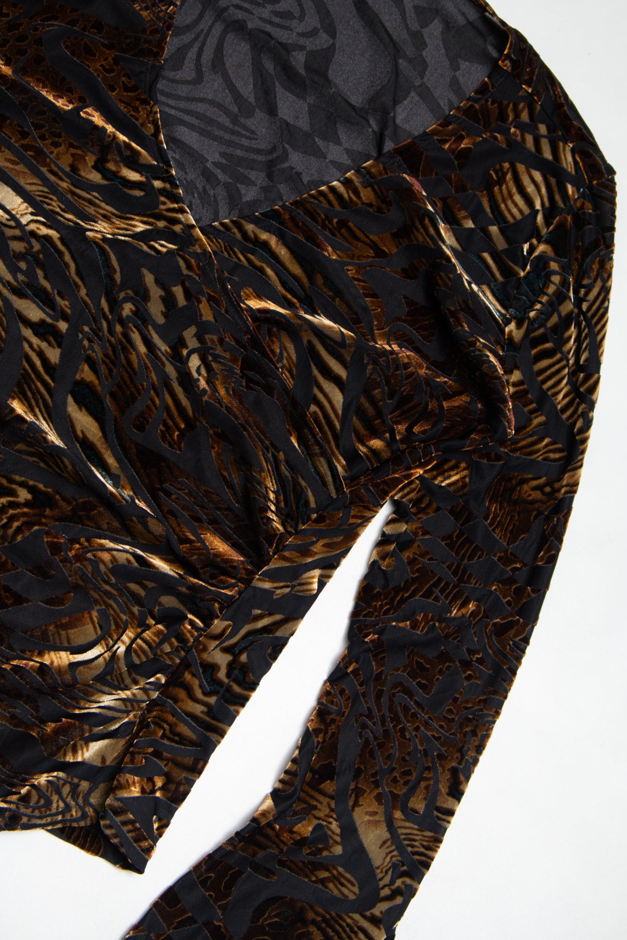 #218 Susan Lawrence velvet top | c. 163 | size 10/12