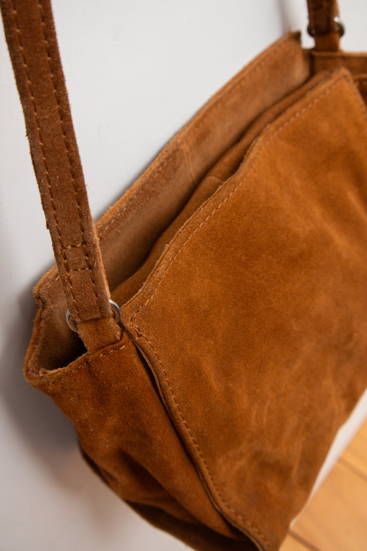 #249 Trafaluc. suede cross body bag | c. 163