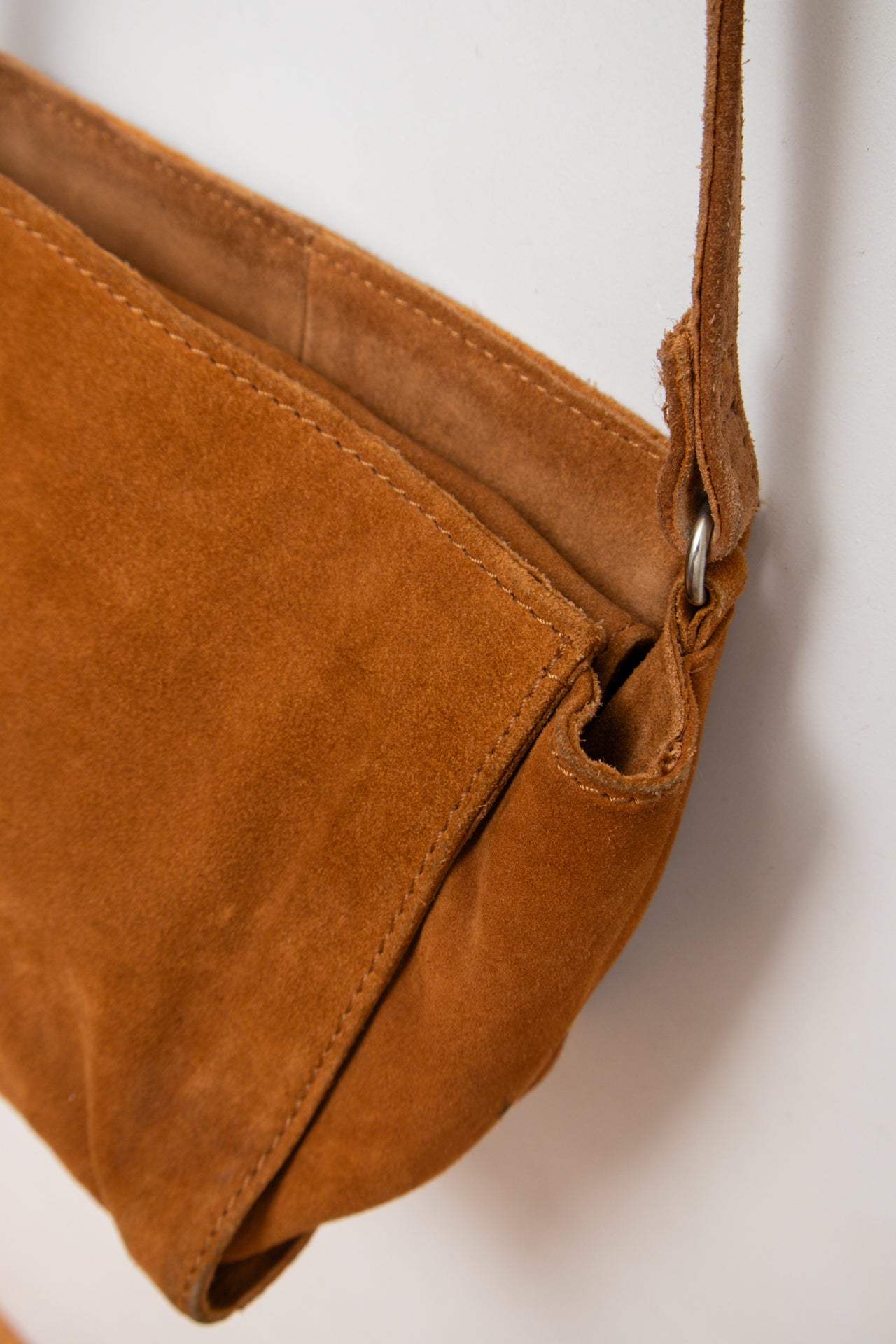 #249 Trafaluc. suede cross body bag | c. 163