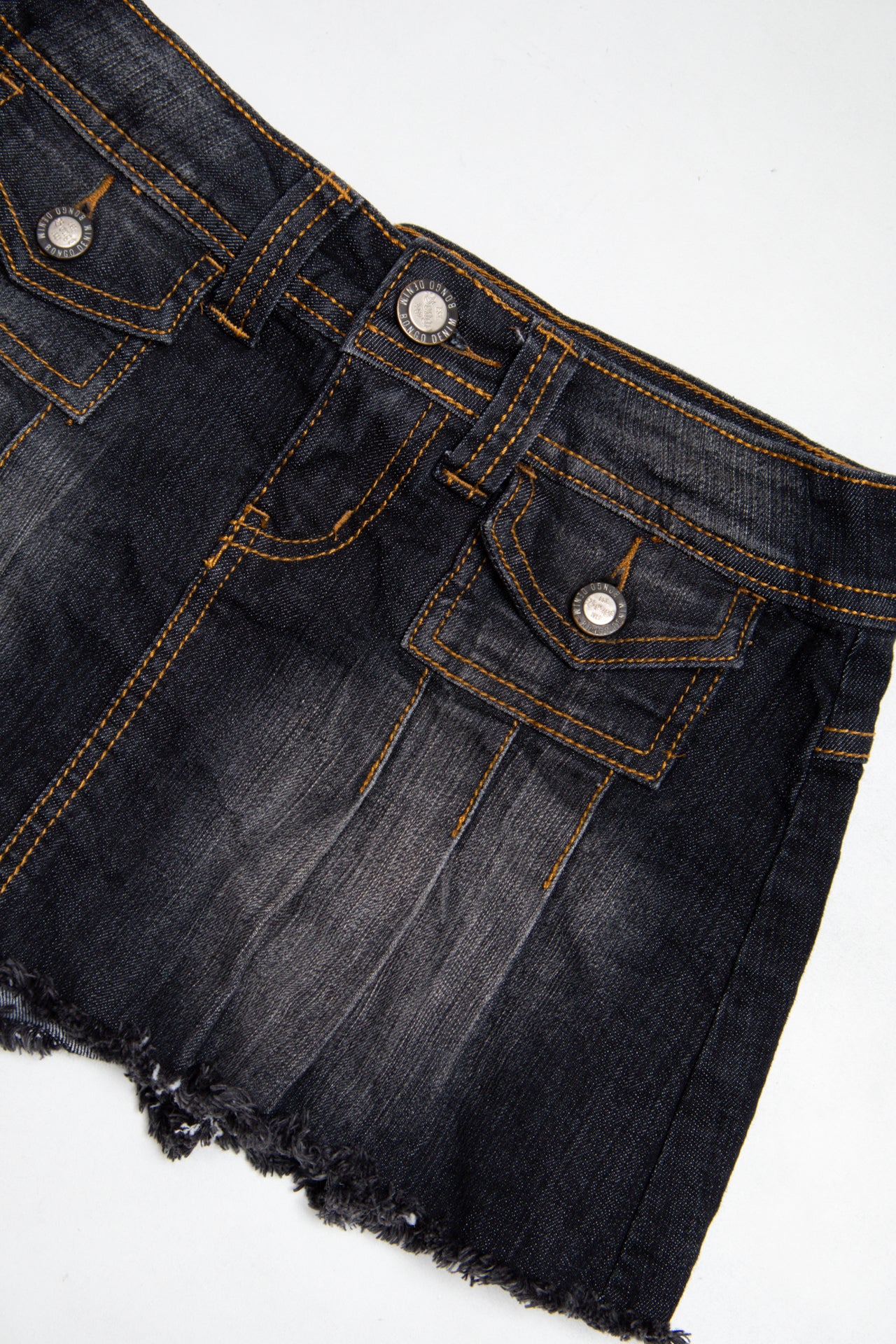 #10 Bongo pleated dark wash mini skirt | c. 164 | size 6
