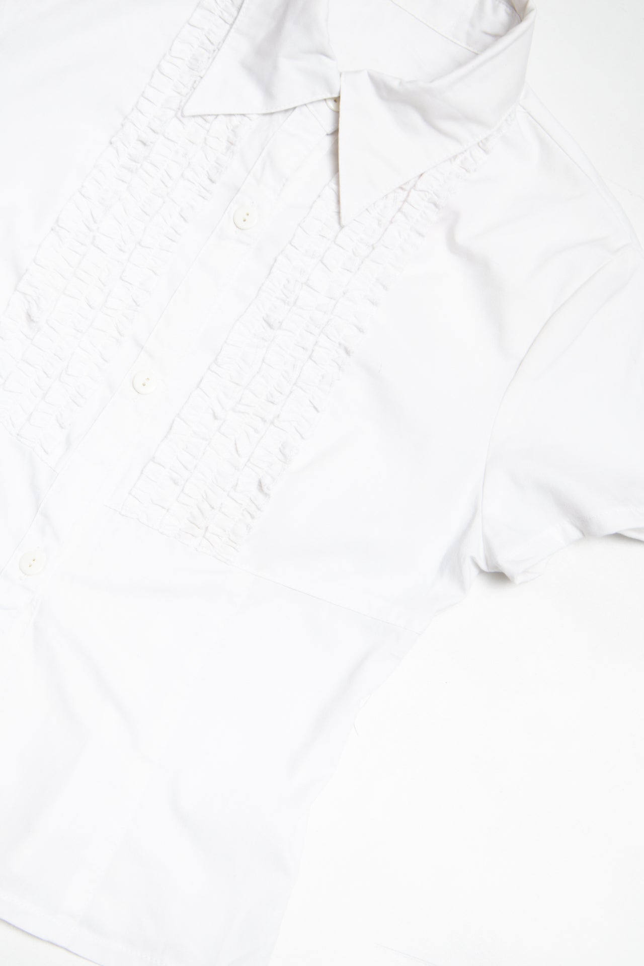 #21 white ruffled button up | c. 164 | size 6
