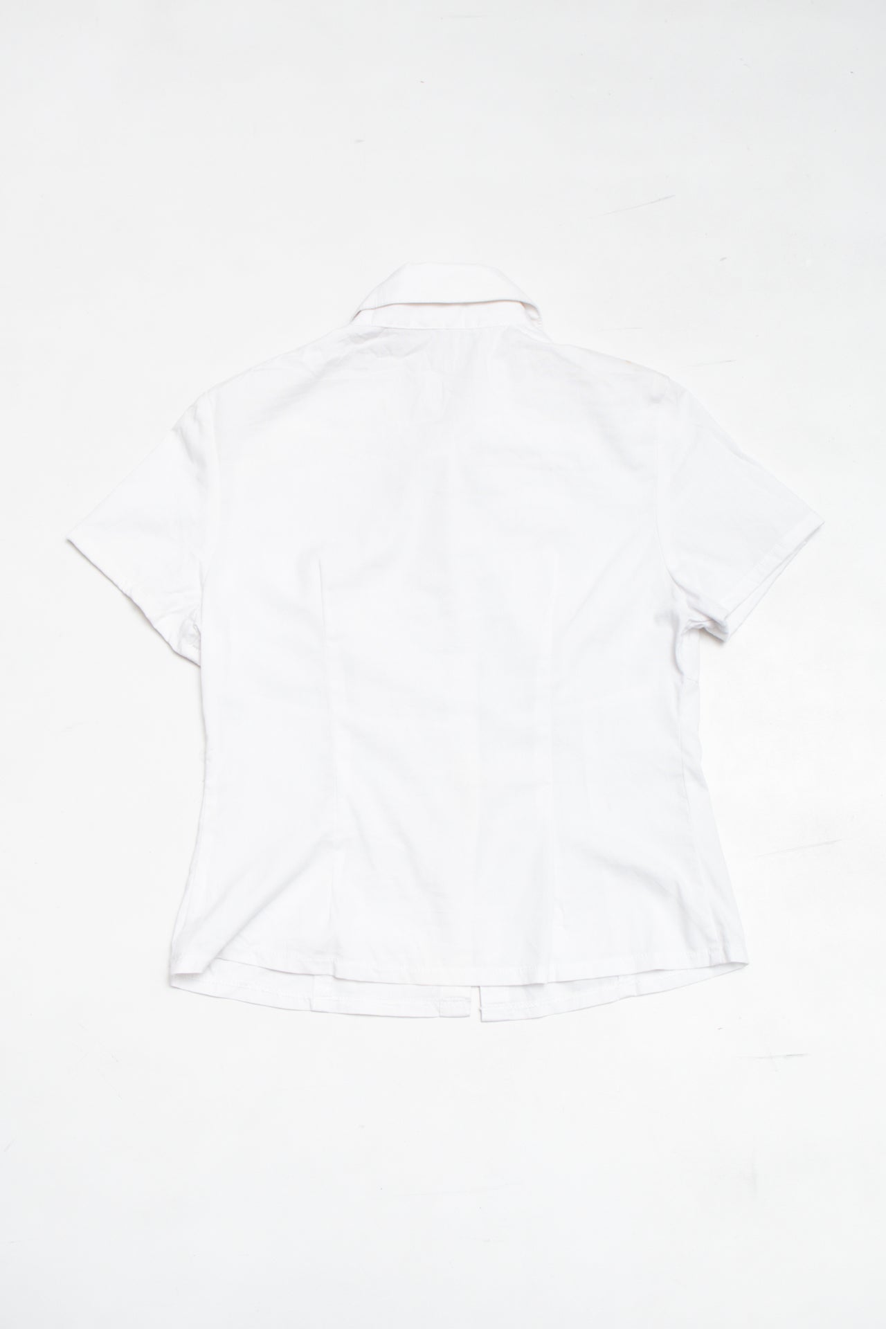 #21 white ruffled button up | c. 164 | size 6