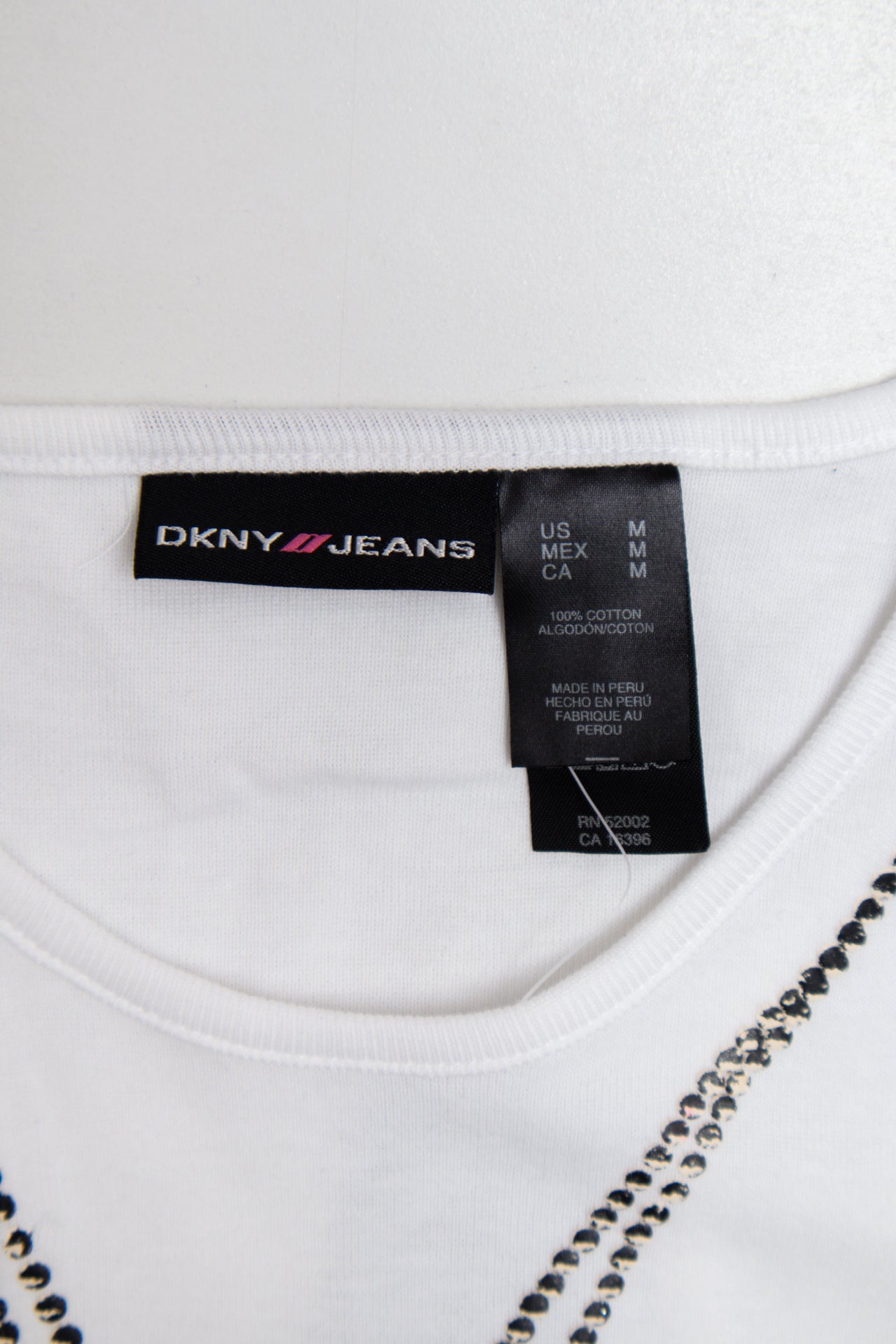 #24 DKNY cotton dog tag tank | c. 164 | size 8/10