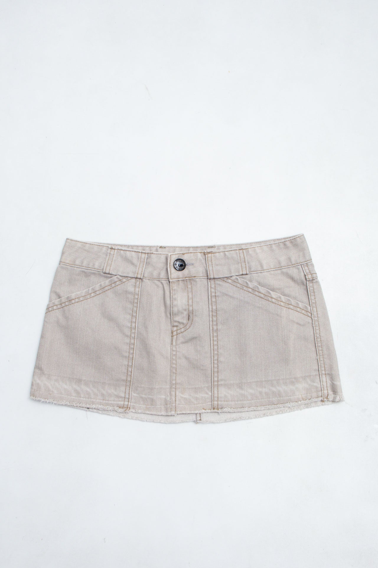 #67 Light Grey Denim Mini | Garden Brat | Size 8