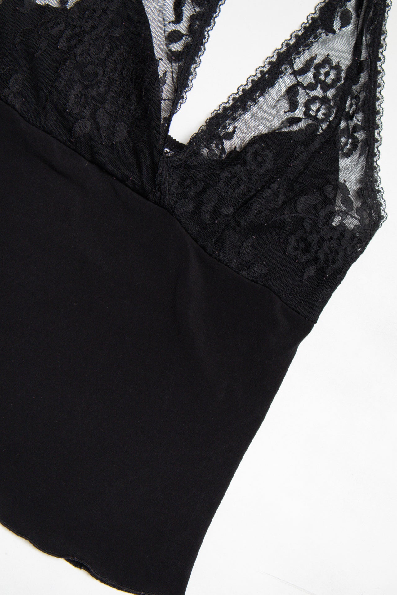 #97 579 lace trim black halter top | c. 164 | size 8
