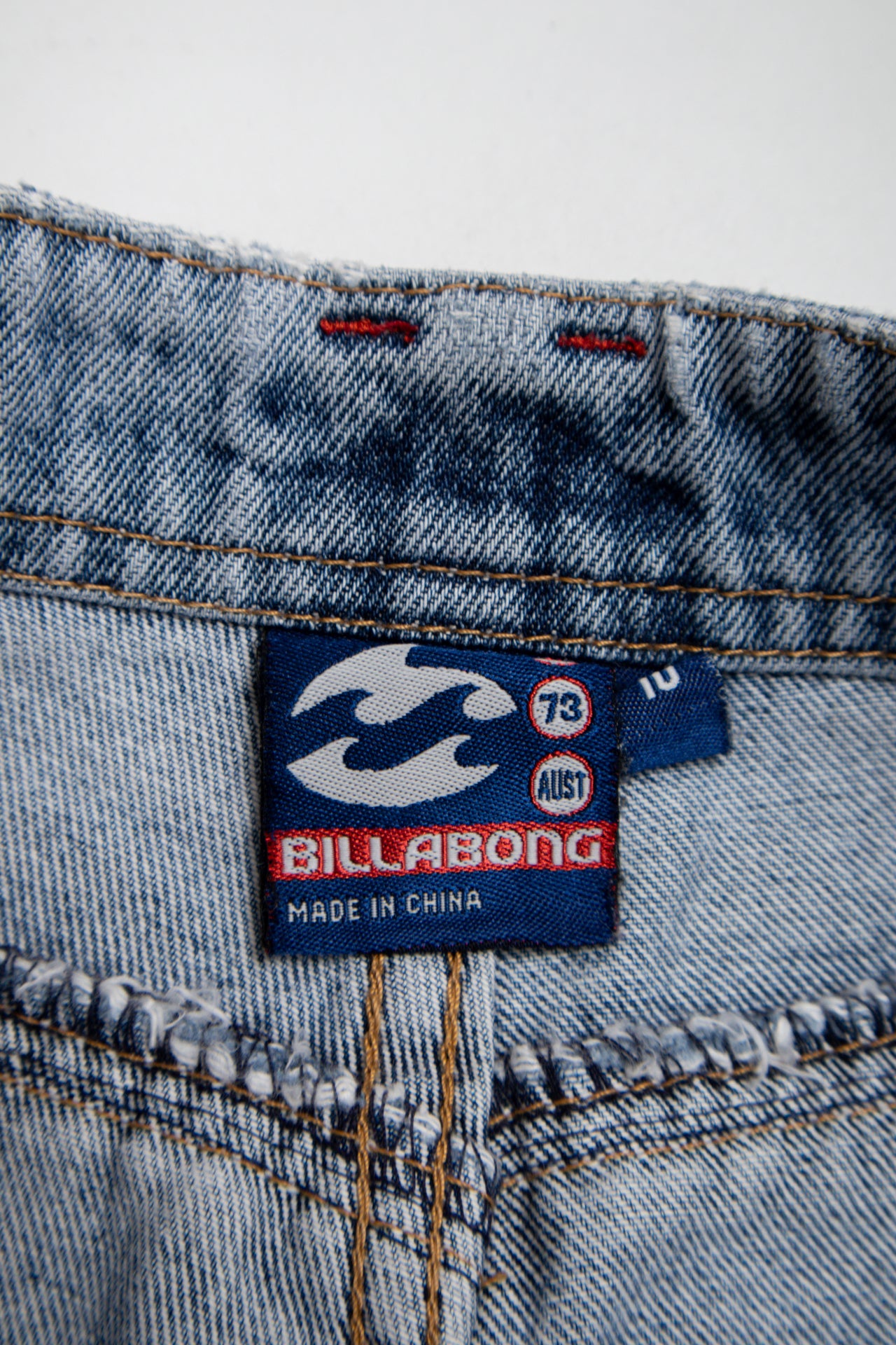 #112 Billabong embroidered denim shorts | c. 164 | size 10
