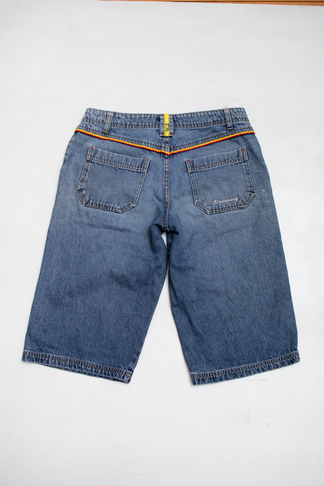 #112 Billabong embroidered denim shorts | c. 164 | size 10
