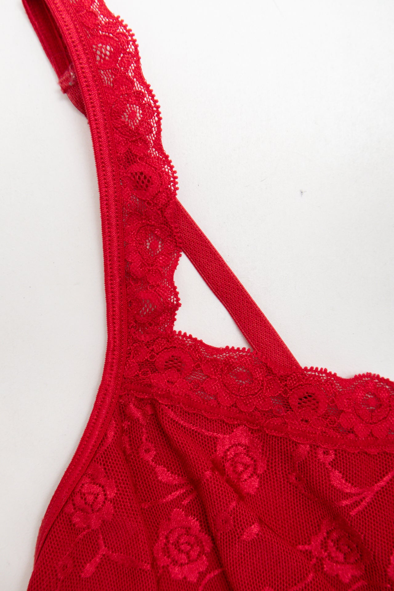 #90 Vassarette Red Lace Cami | Collection 139 | Size 10/12