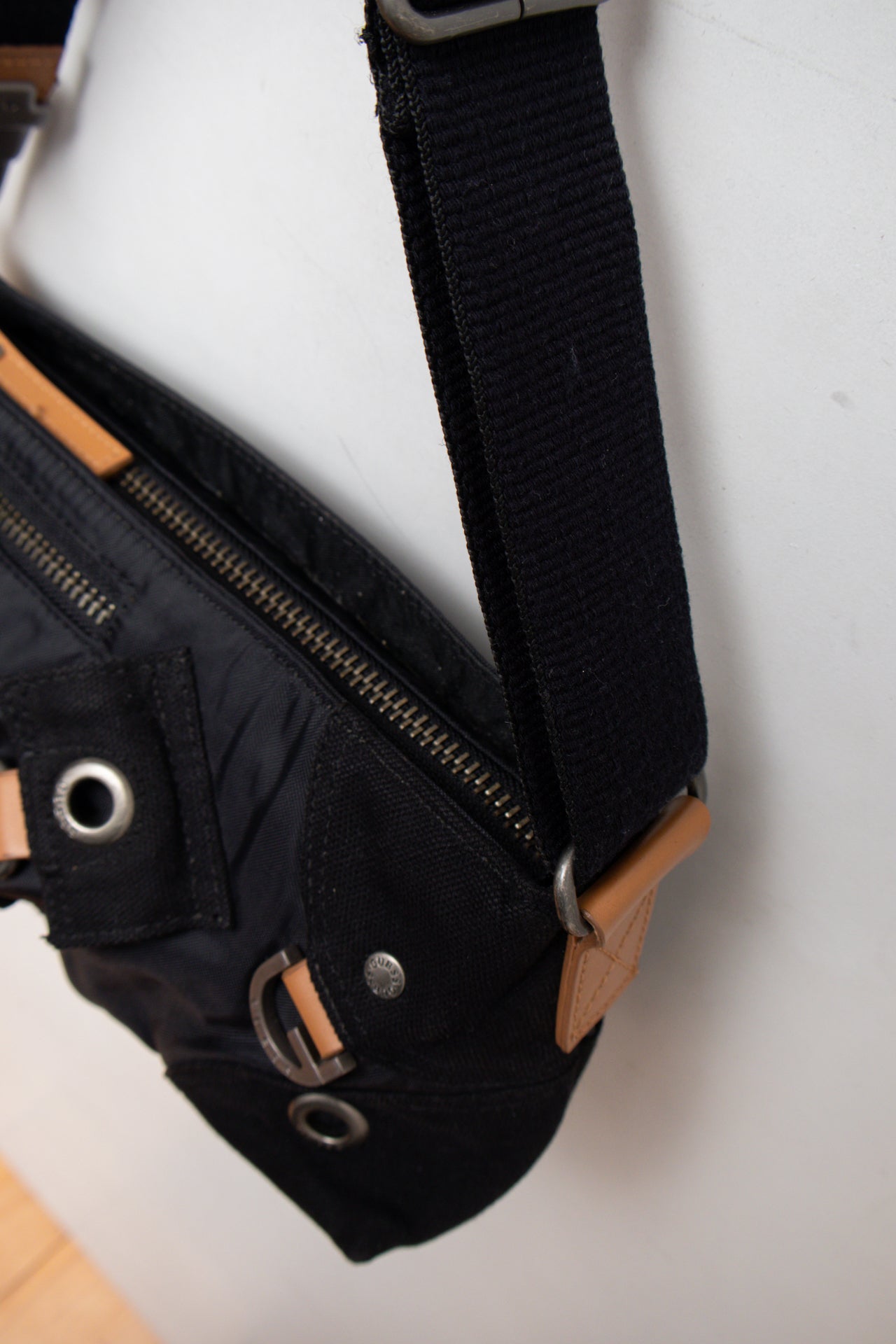 #197 Guess black/brown decal bag | c. 164