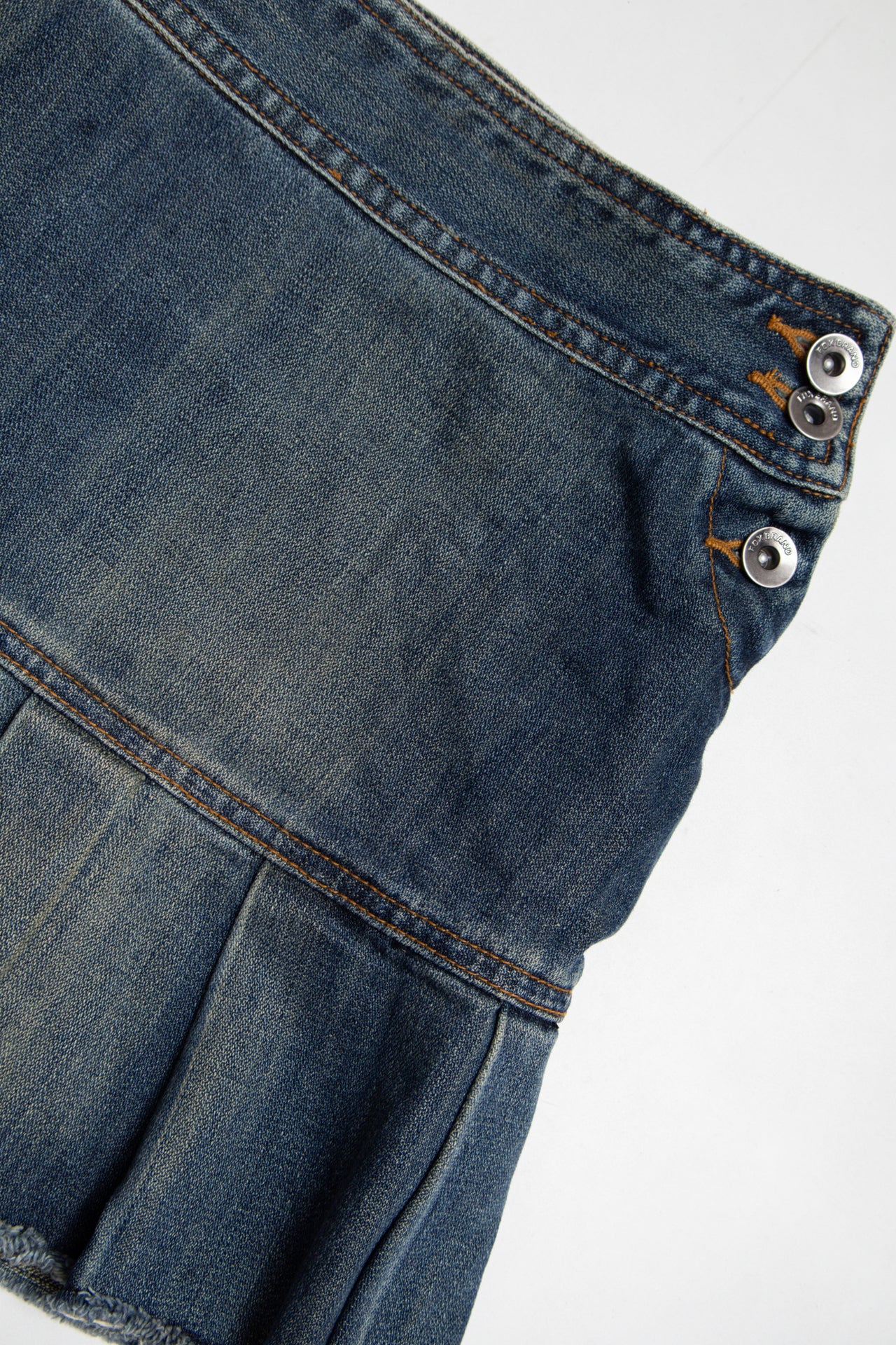 #201 Fox pleated denim mini skirt | c. 164 | size 10