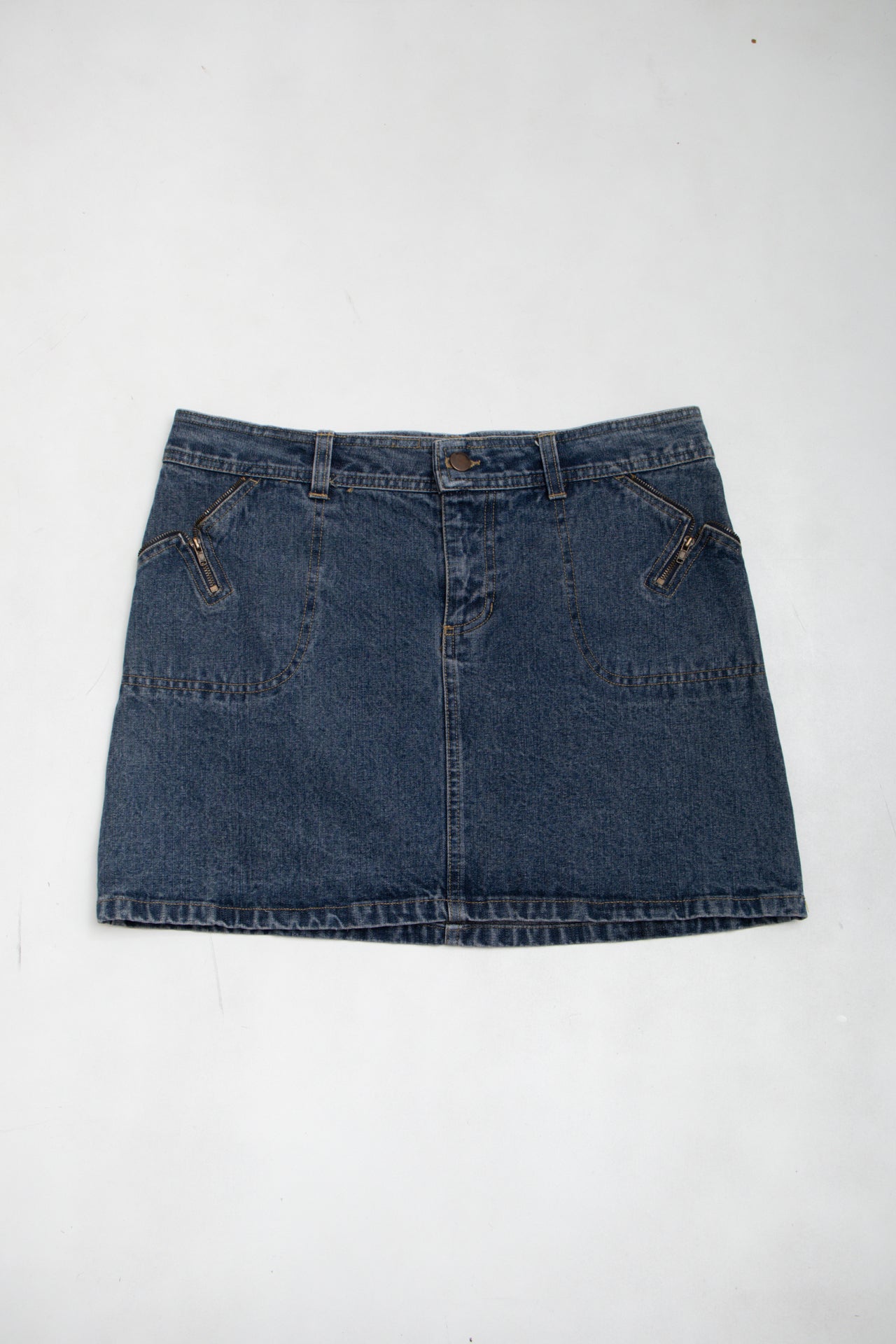 #257 statement zip denim skirt | c. 156 | size 8