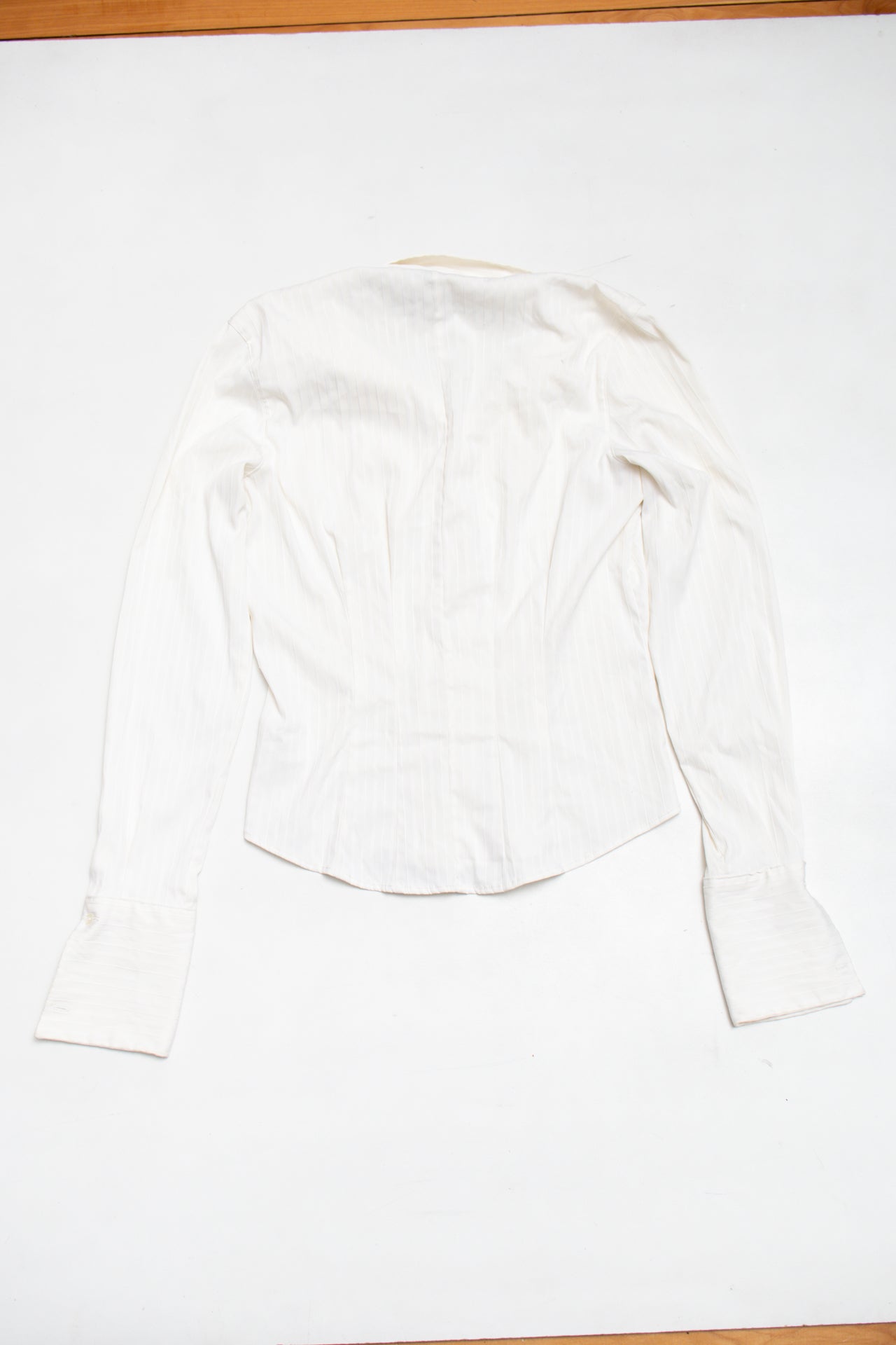 #64 Striped white mono-tone button up | c. 165 | size 8/10