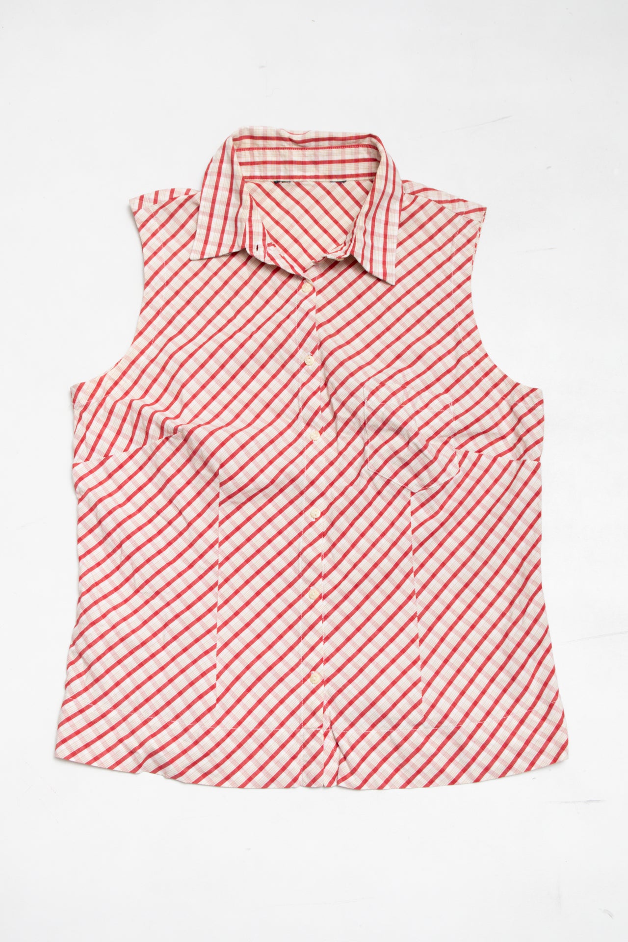 #67 red/white gingham sleeveless button up | c. 165 | size 8