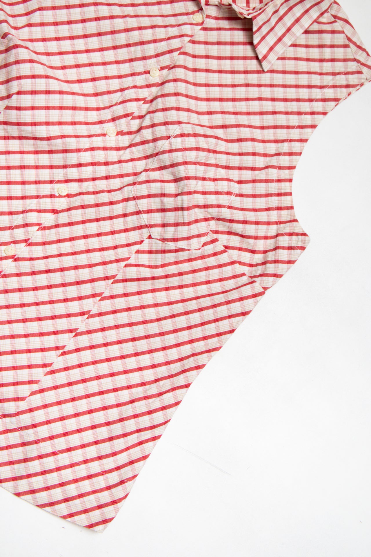 #67 red/white gingham sleeveless button up | c. 165 | size 8