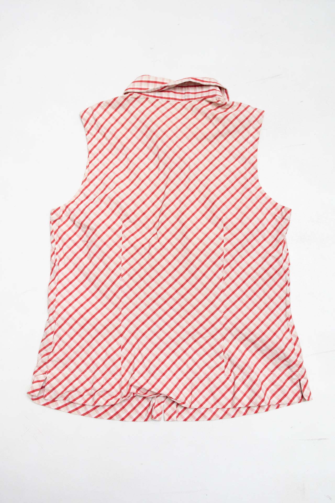 #67 red/white gingham sleeveless button up | c. 165 | size 8