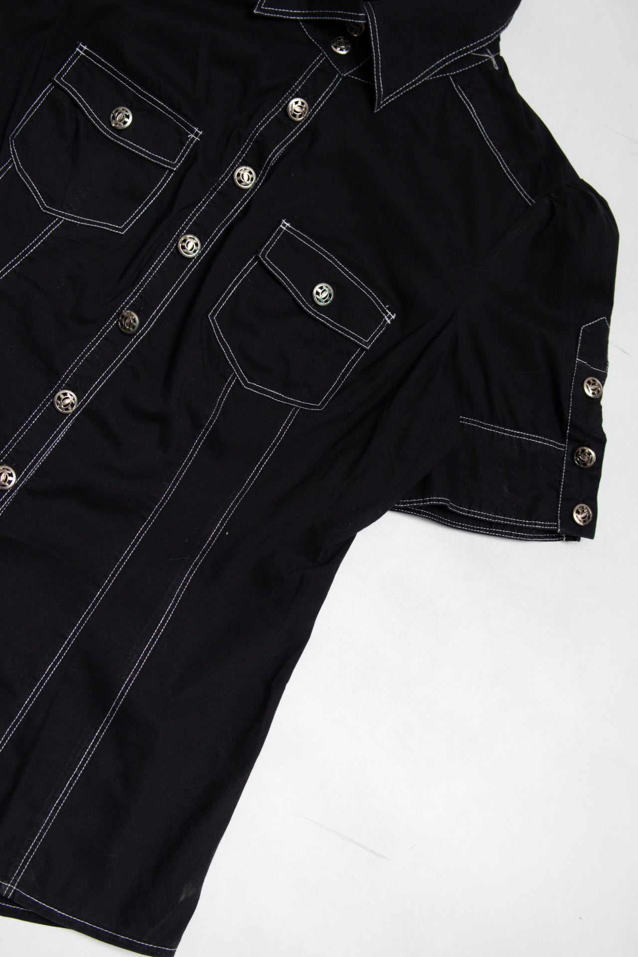 #68 Bebe white stitch button up | c. 165 | size 10