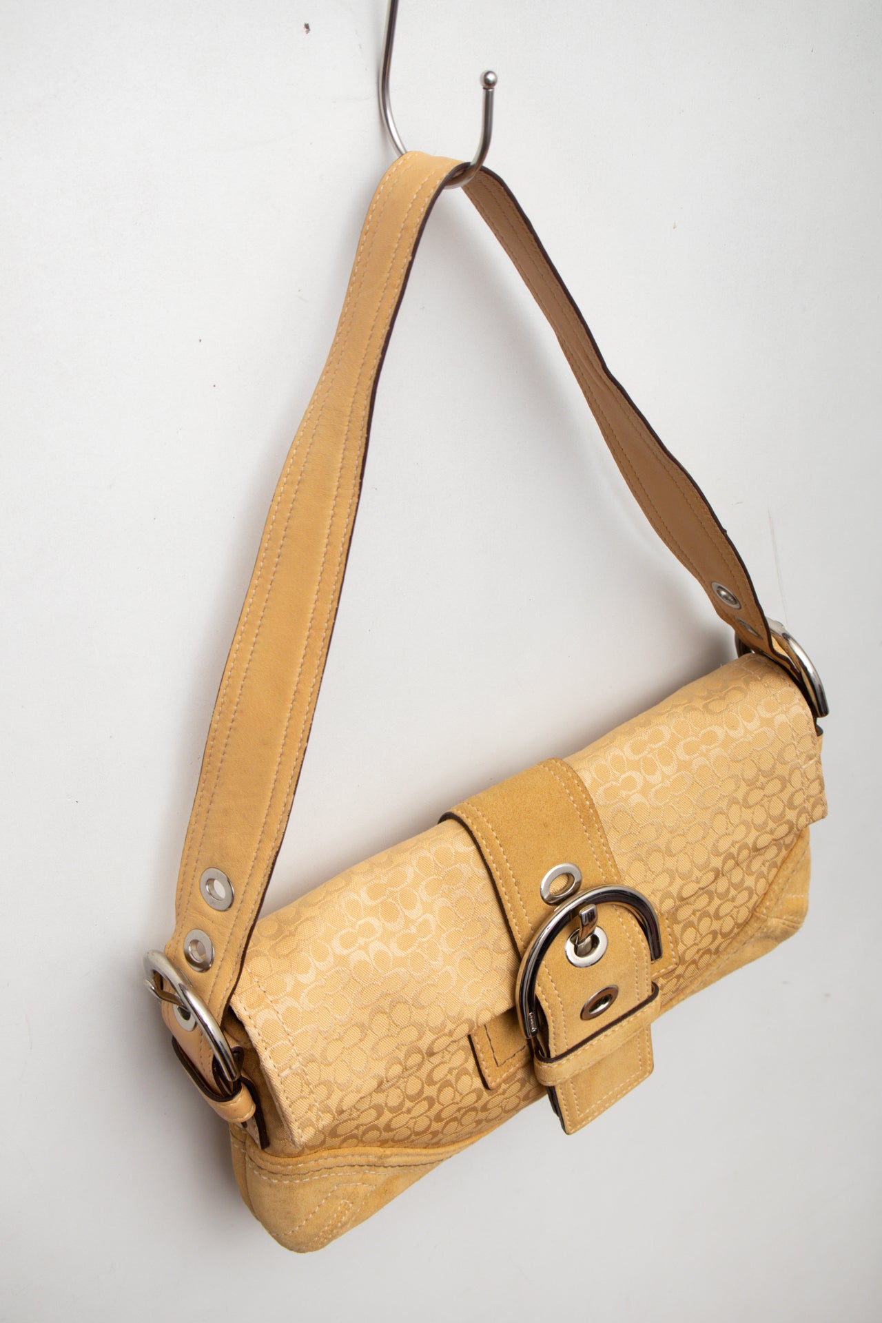 #272 Coach *custard soho bag | c. 156