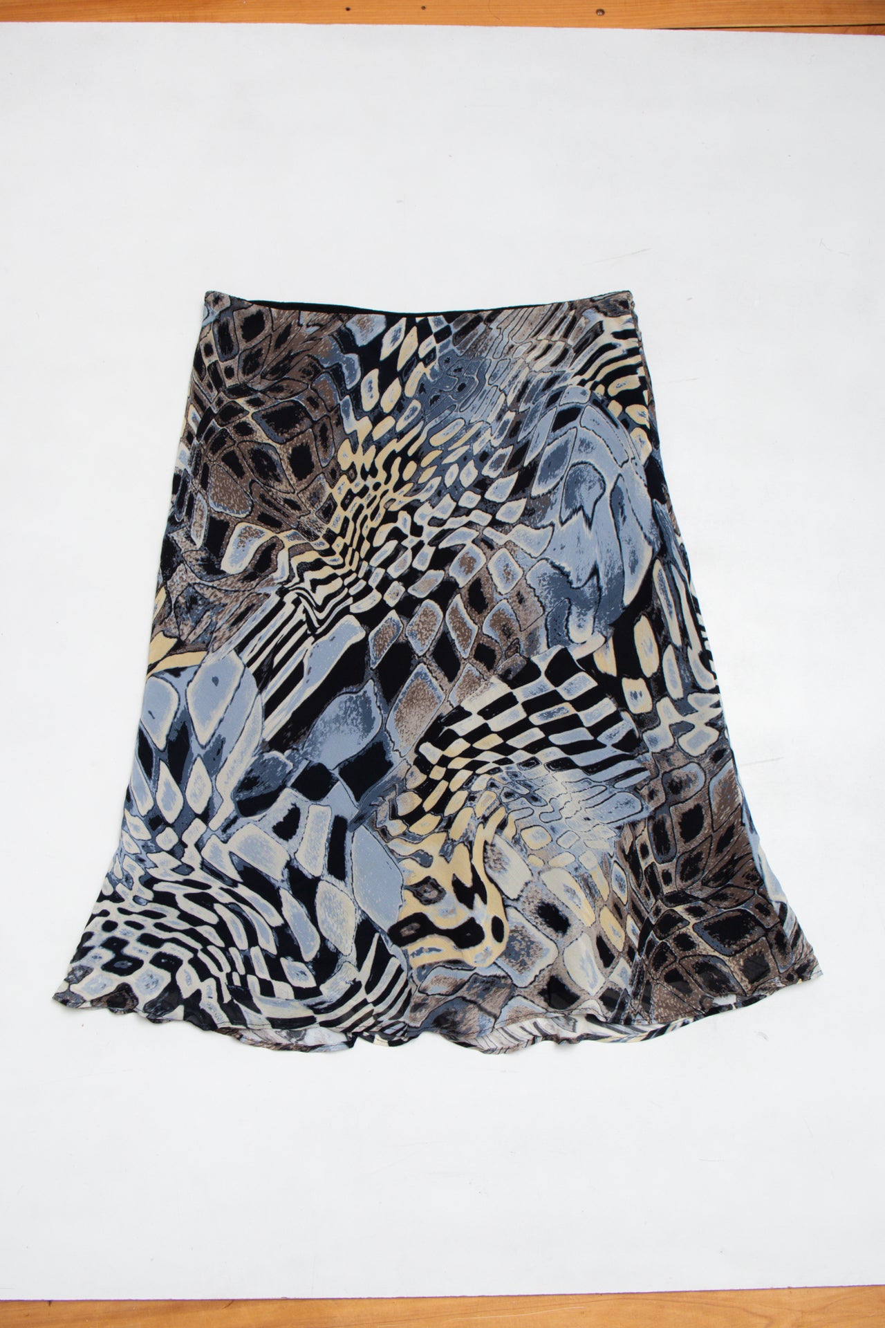 #91 Lily graphic print midi skirt | c. 165 | size 12