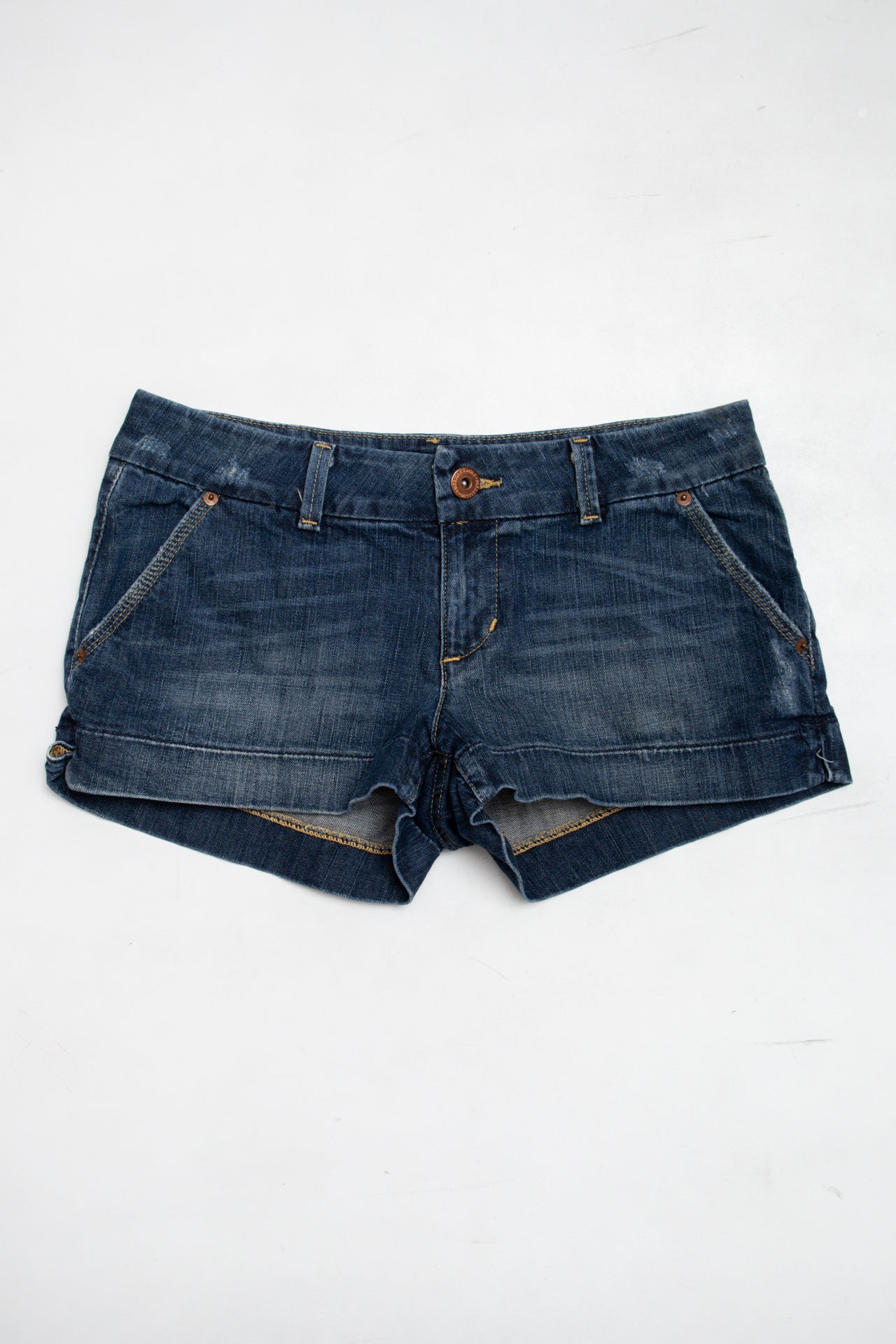 #99 American Eagle dark wash denim mini shorts | c. 165 | size 8