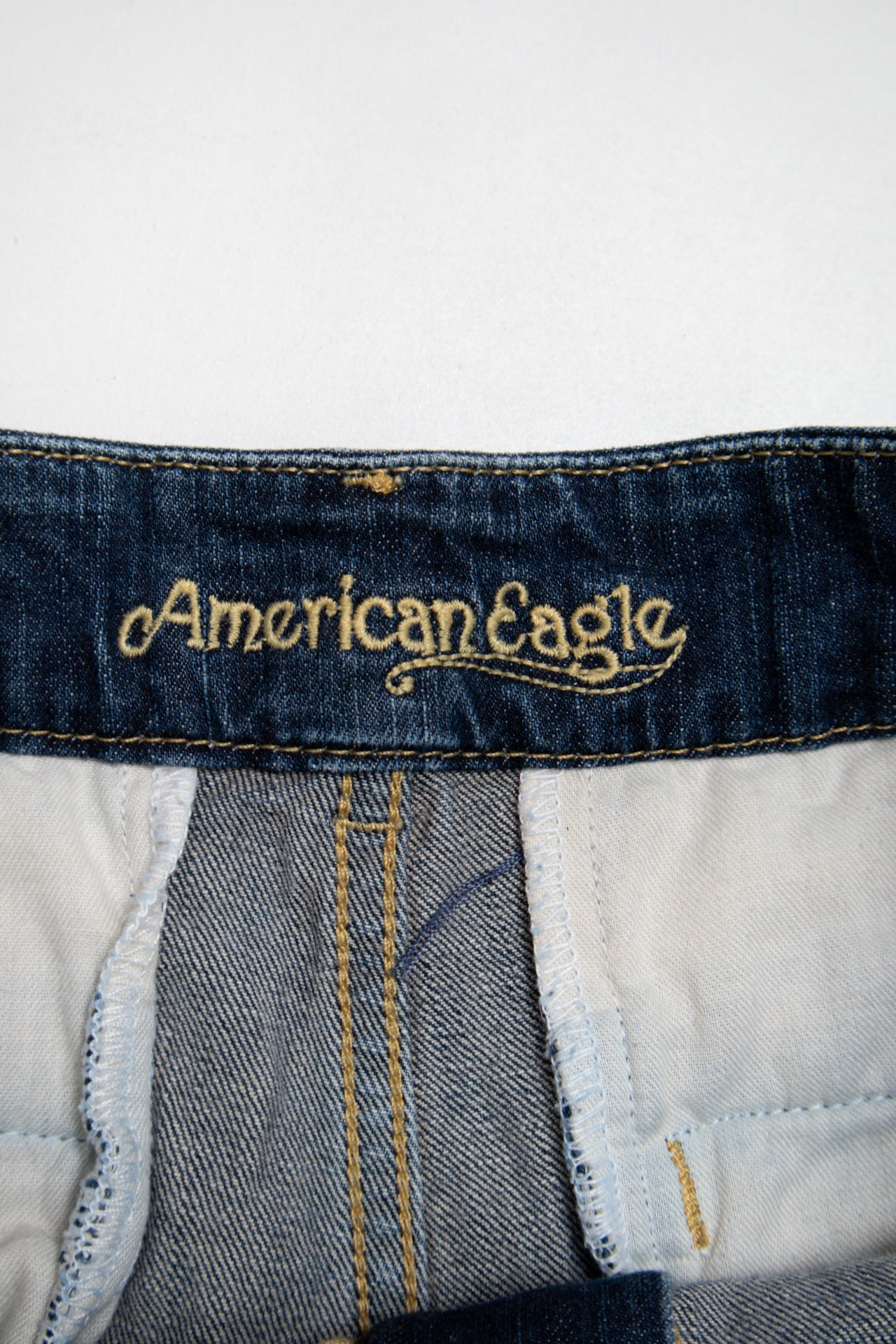 #99 American Eagle dark wash denim mini shorts | c. 165 | size 8
