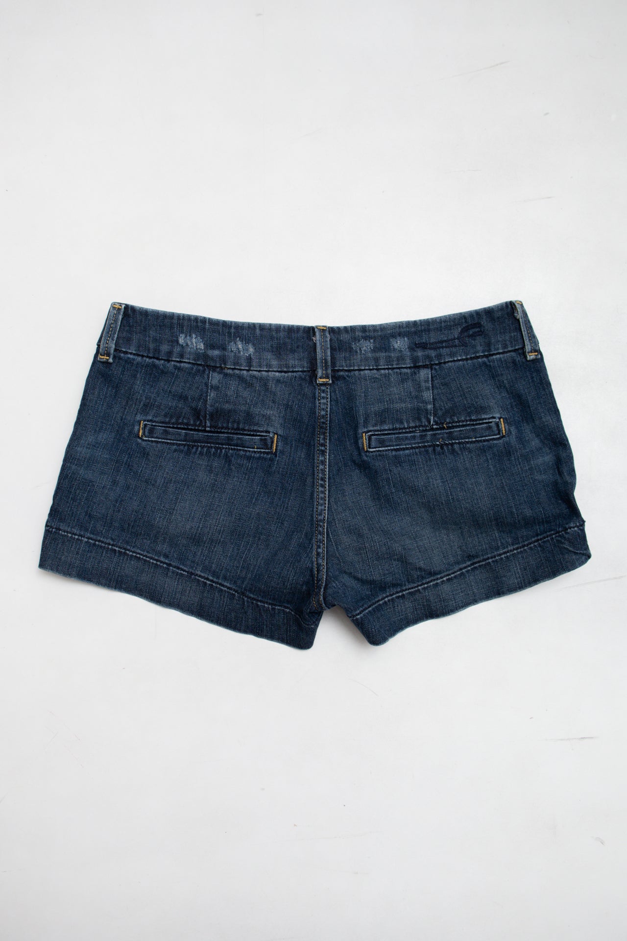 #99 American Eagle dark wash denim mini shorts | c. 165 | size 8
