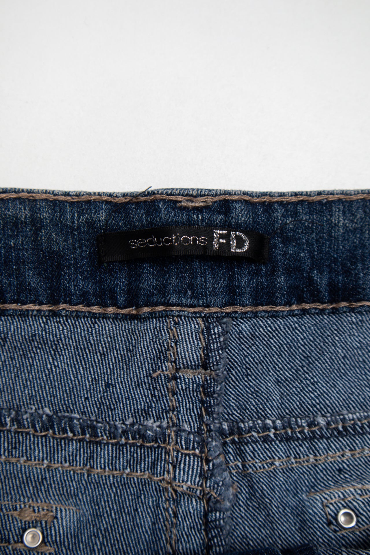 #104 rhinestone button stitch-work denim shorts | c. 165 | size 8/10