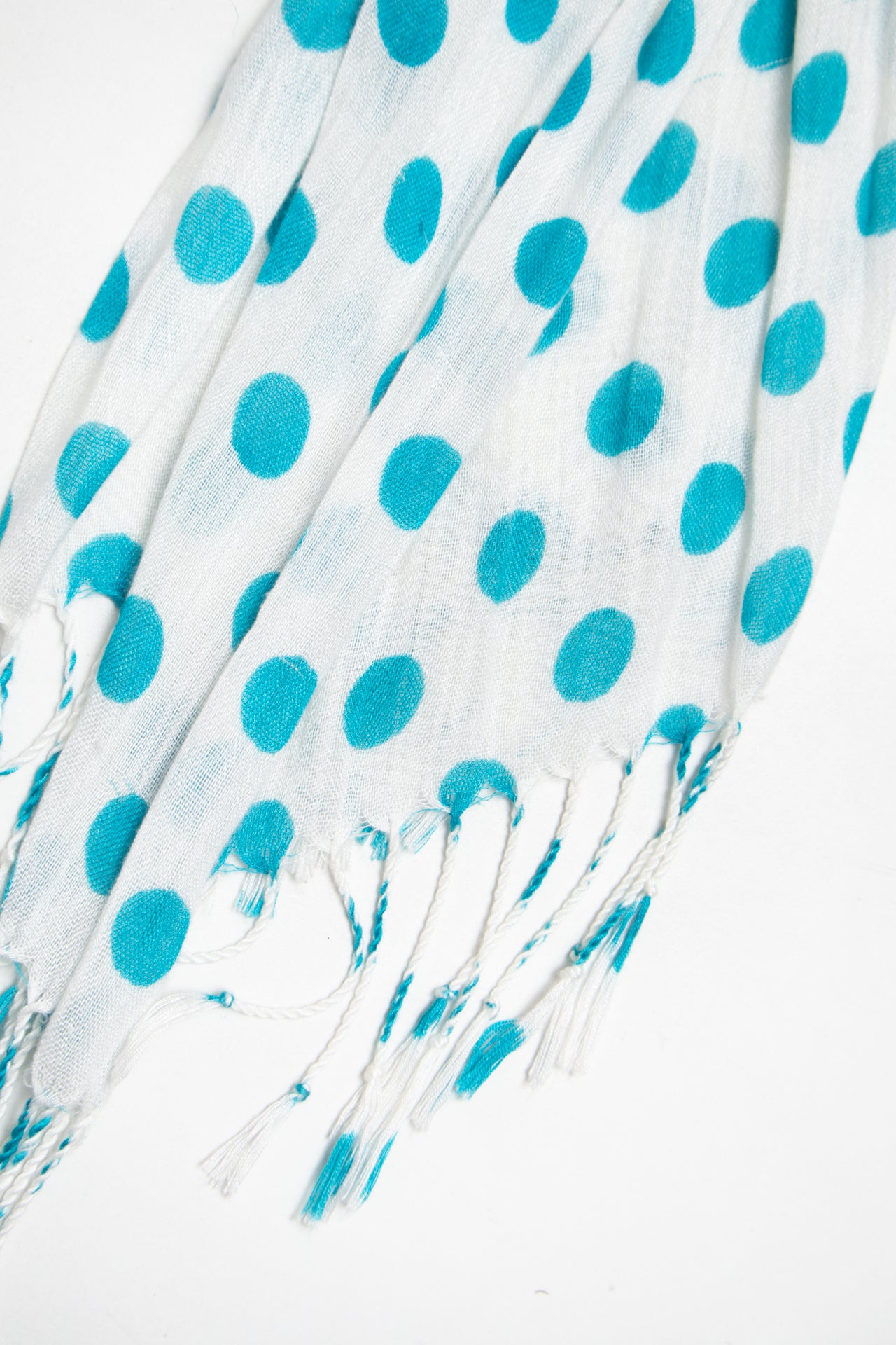 #111 White / Teal scarf