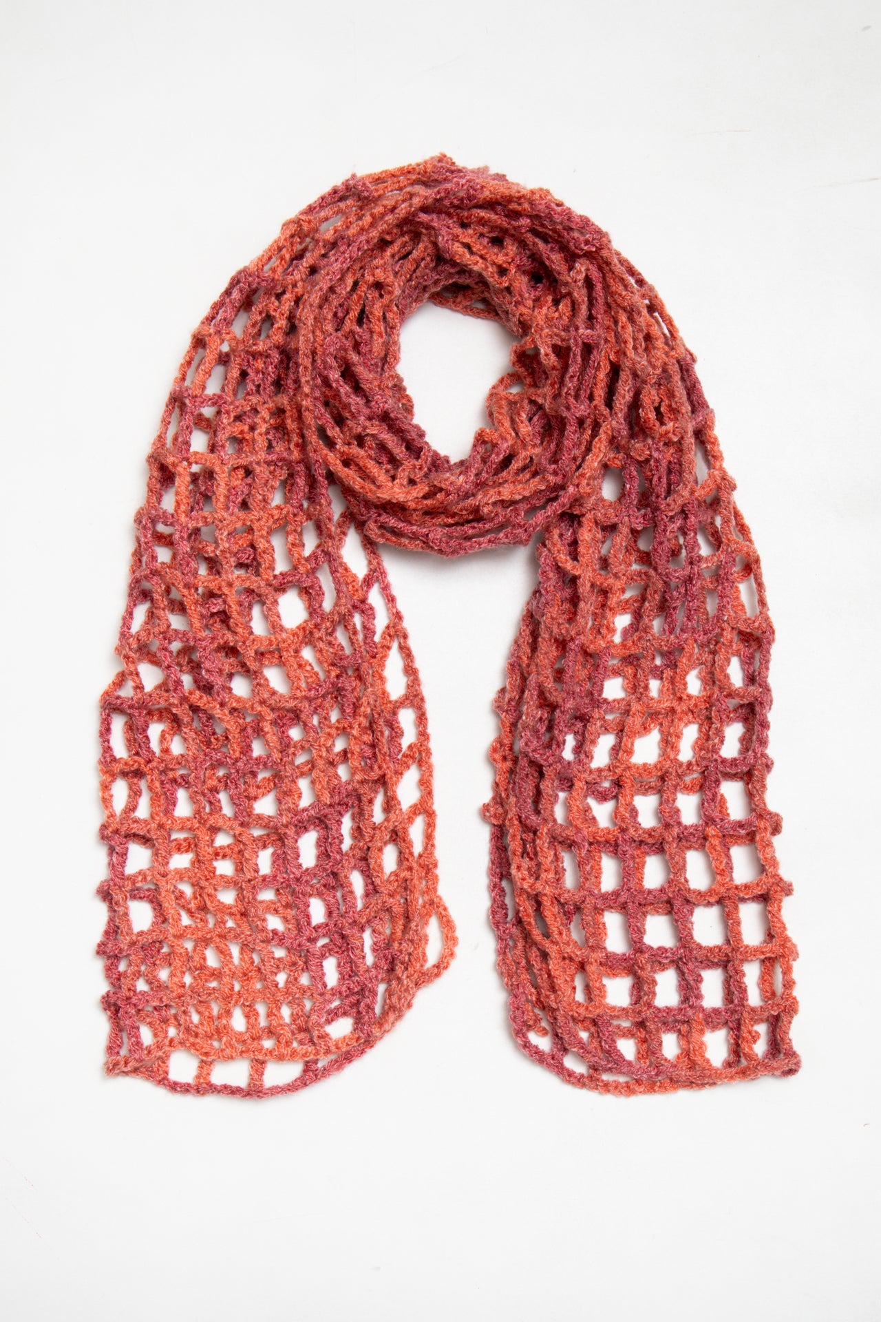 #112 Coral open knit scarf | c. 165