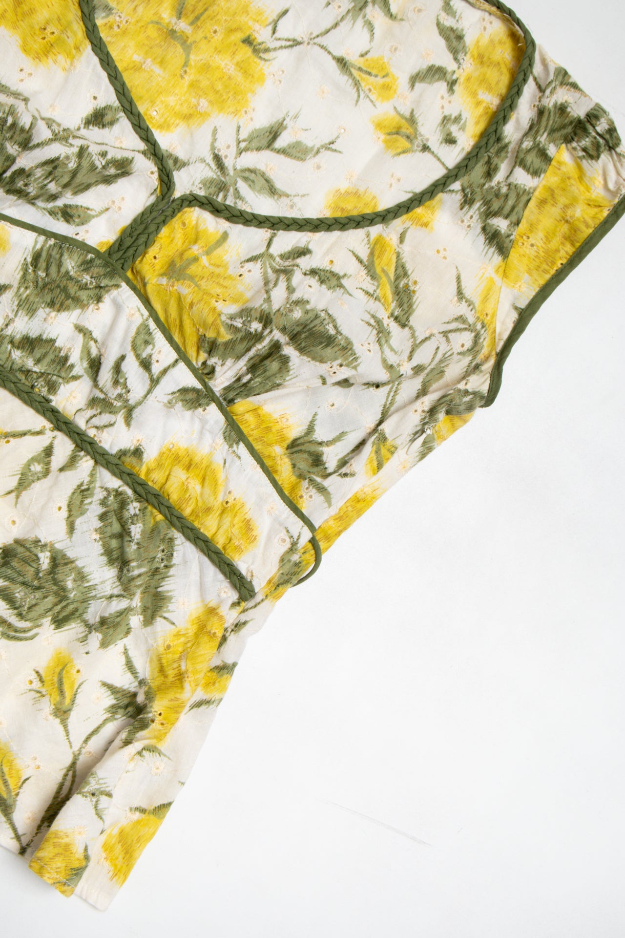 #147 cotton lemon print top | c. 165 | size 8