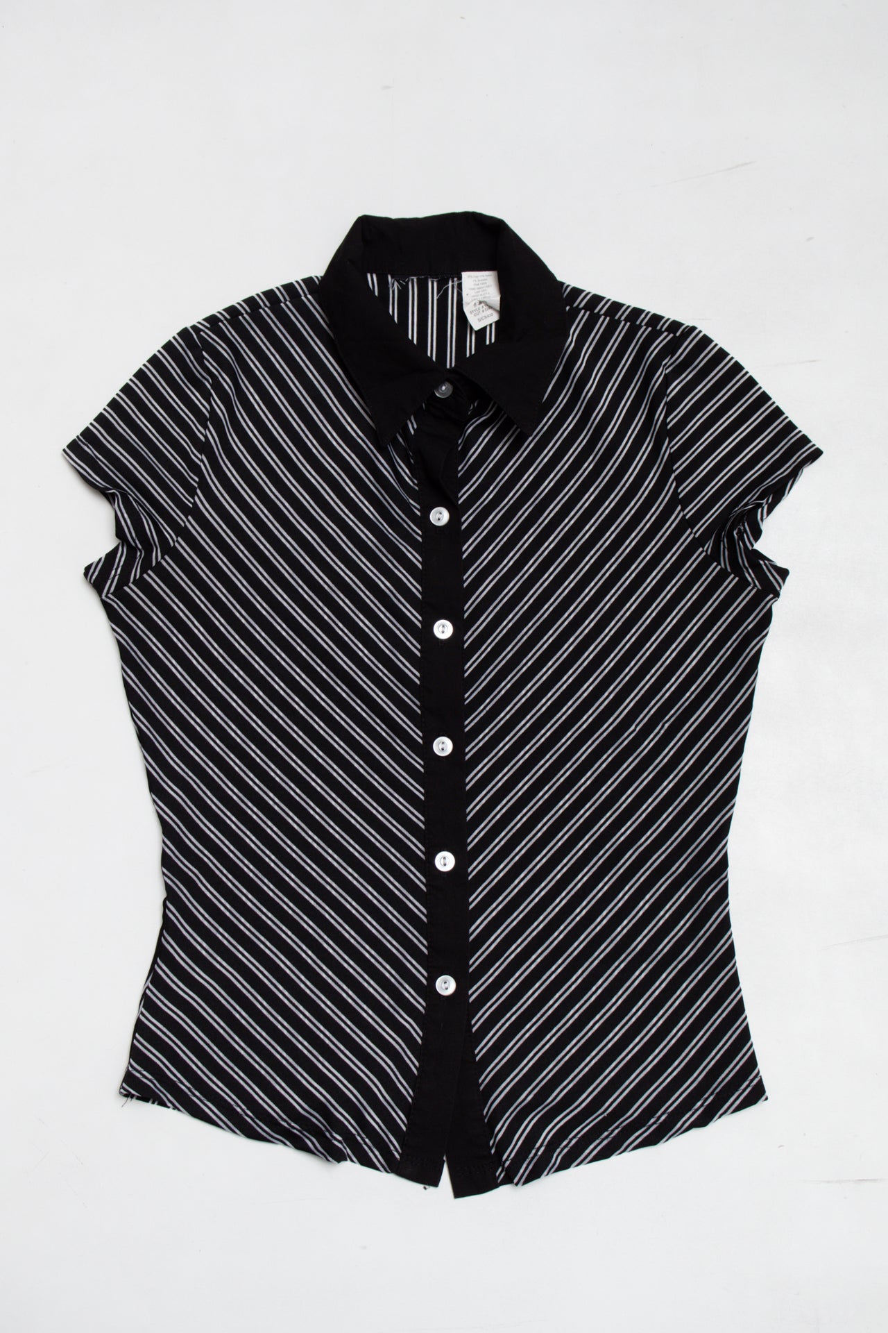 #150 striped fitted button up top | c. 165 | size 8