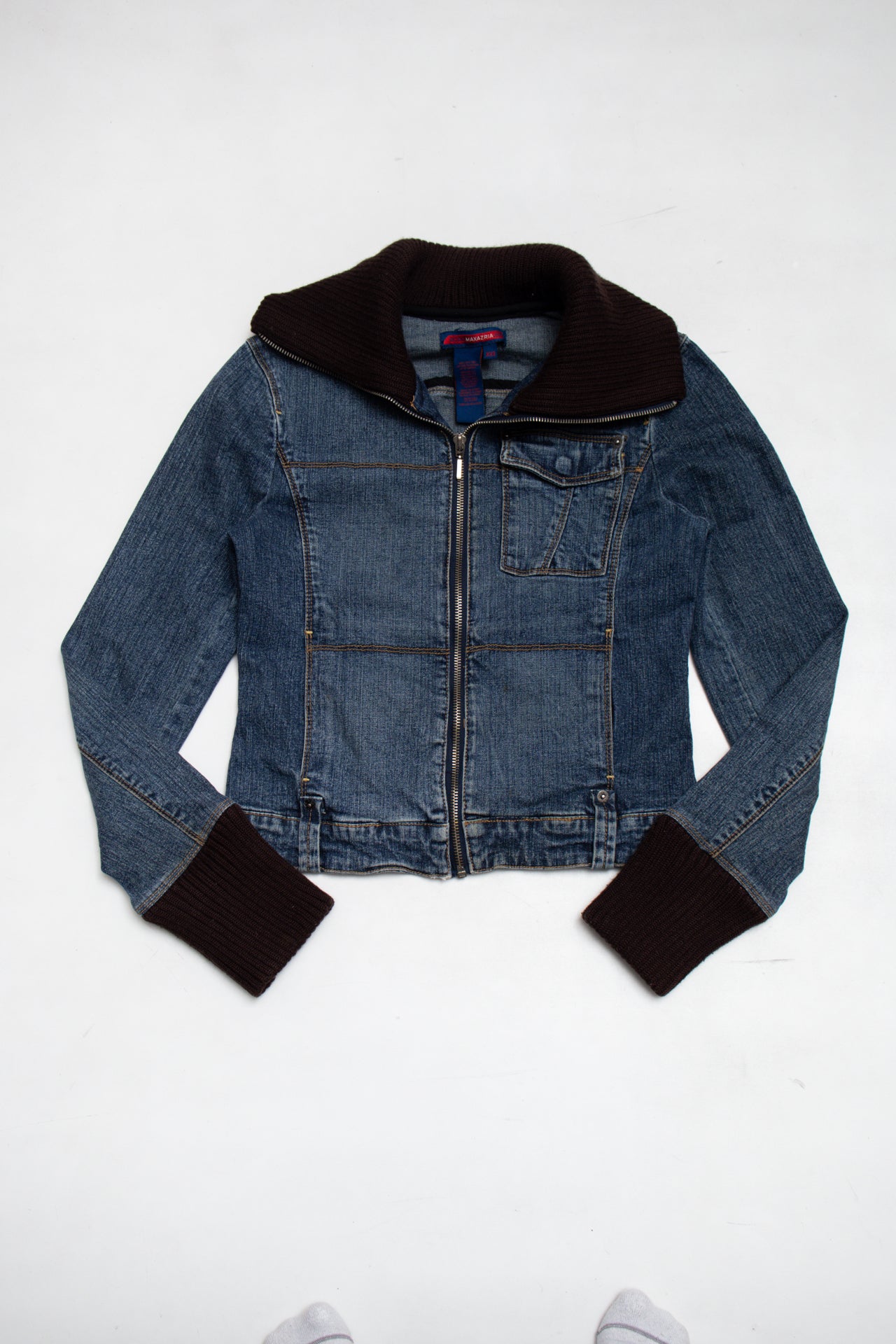#155 BCBG Maxazria cropped denim jacket | c. 165 | size 6