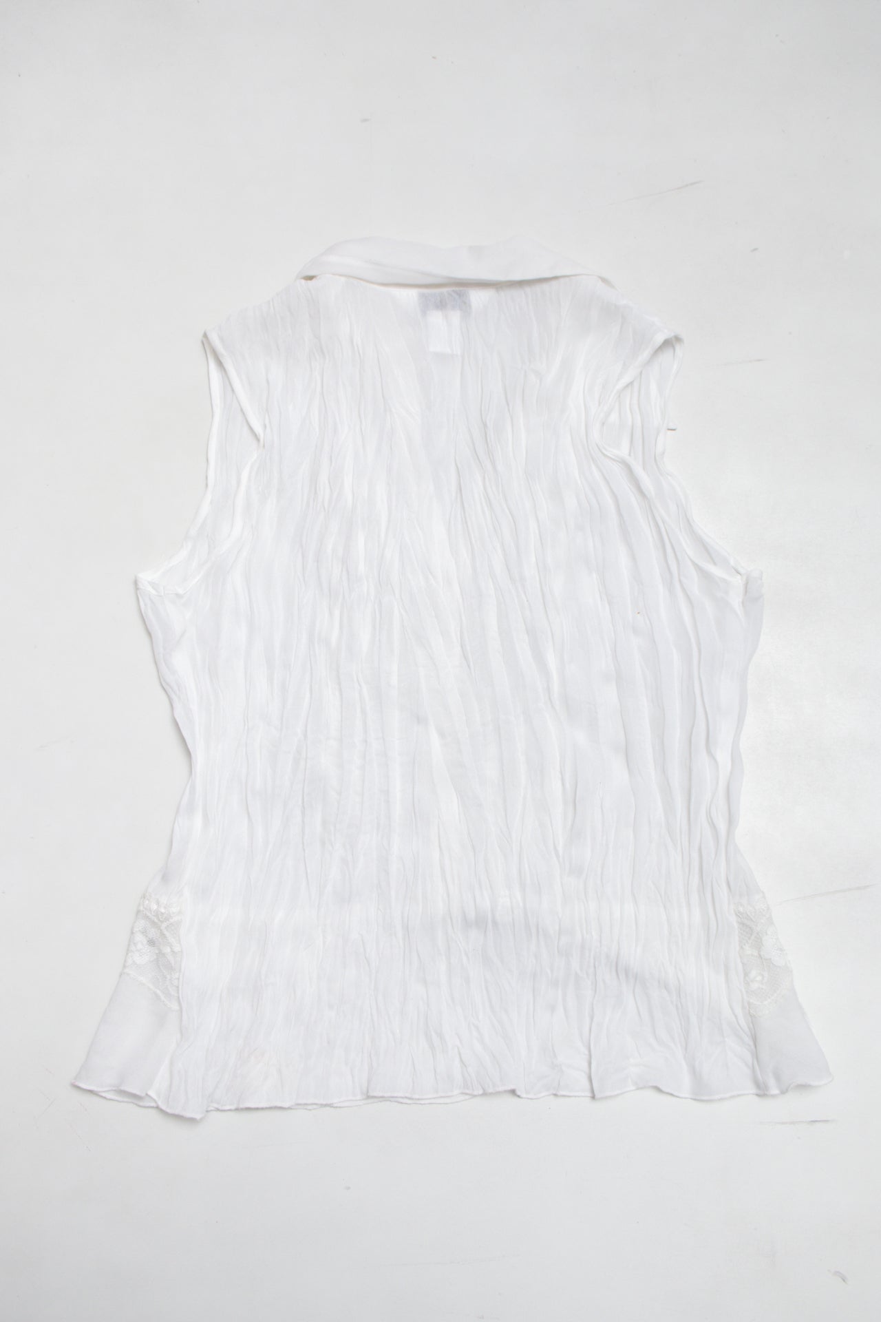 #199 Allison Taylor rufffled sleeveless blouse | c. 165 | size 8