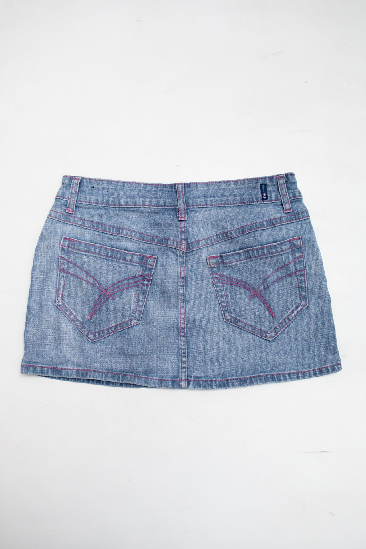 #200 Zana Di pink stitch mini denim skirt | c. 165 | size 8