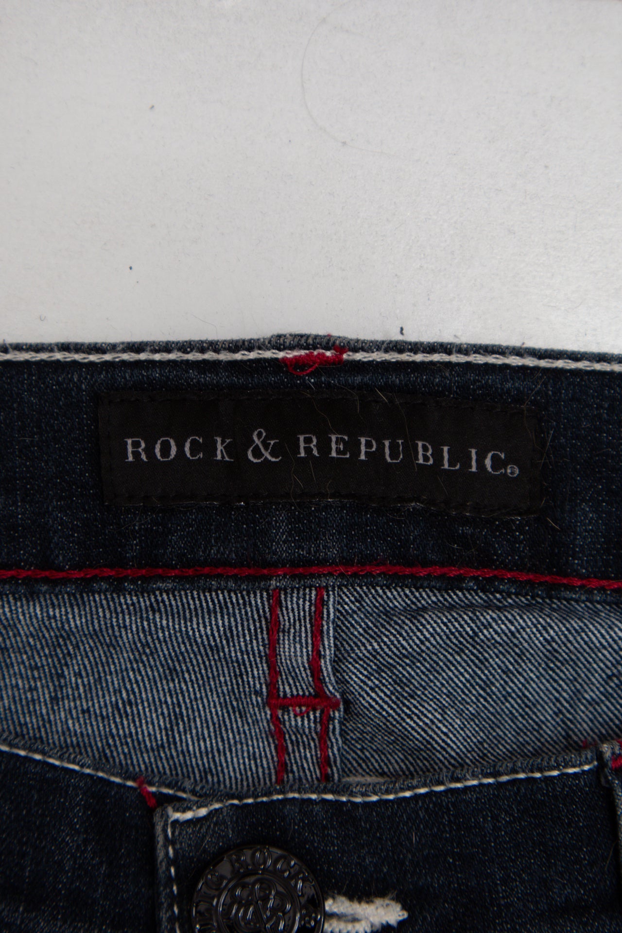 #208 Rock & Republic rhinestoned dark-wash jeans | c. 165 | size 6