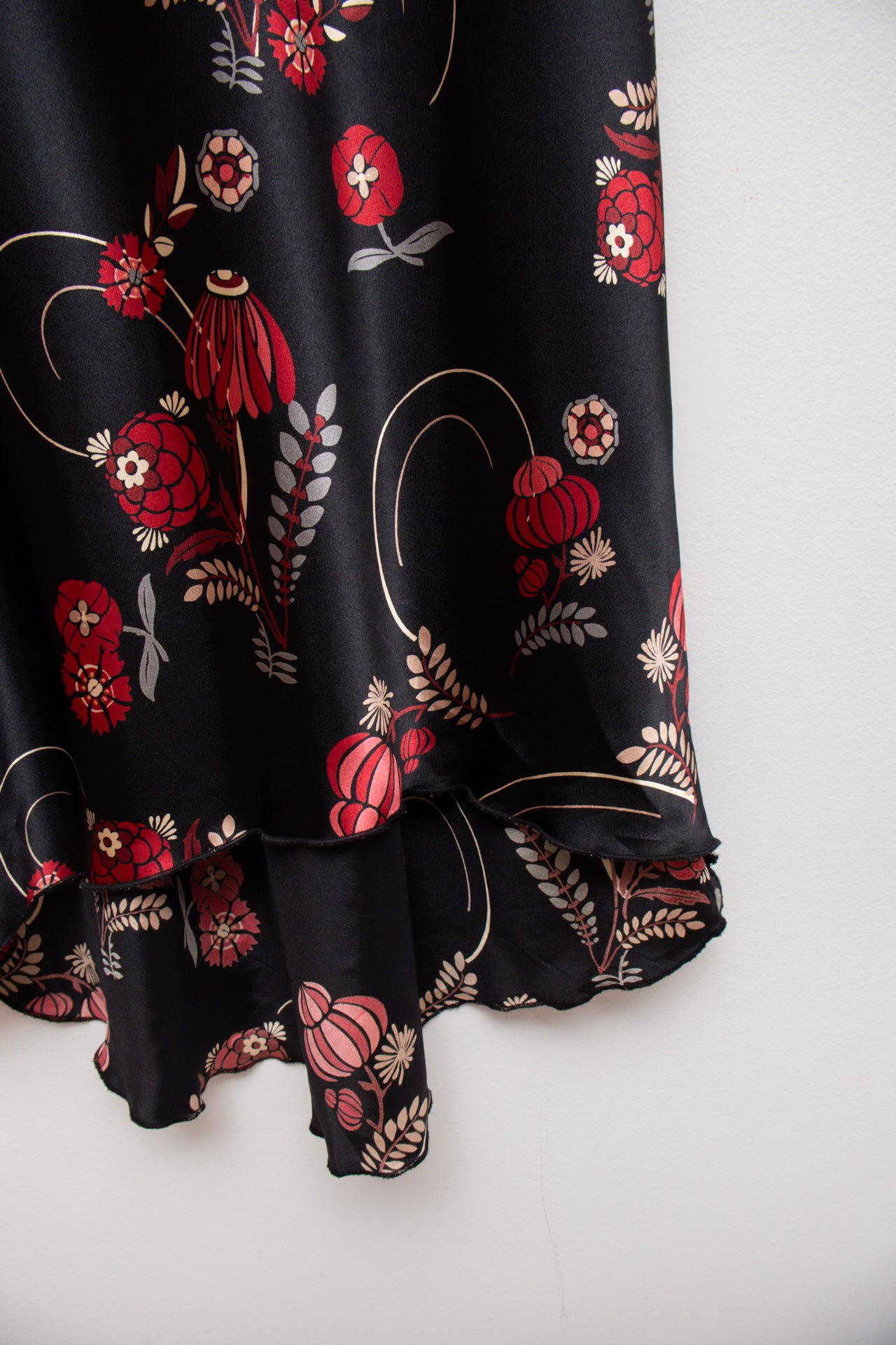 #217 Byerwear Too! red/black satin midi dress | c. 165 | size 8