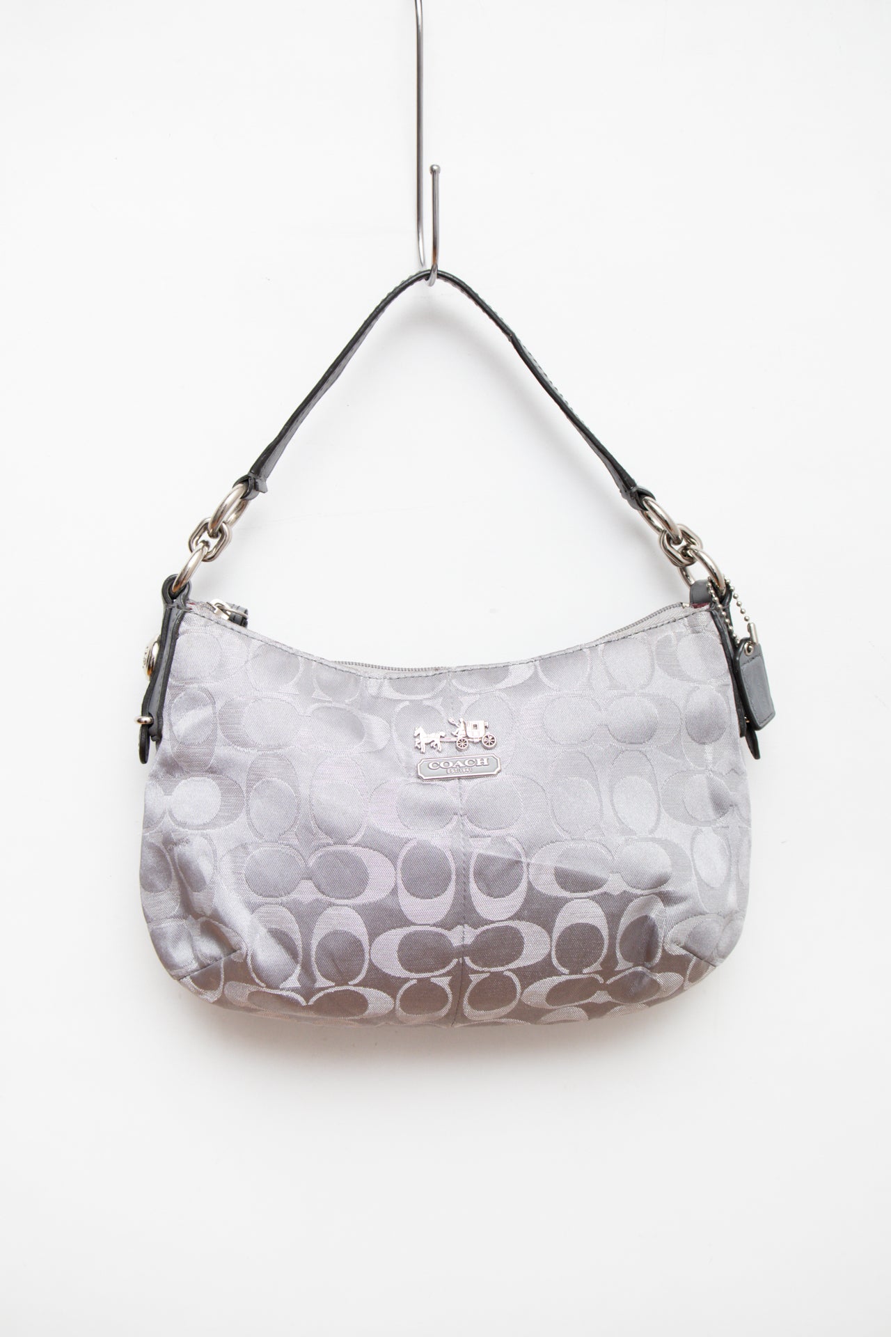 #231 Coach silver monogram bag | c. 165